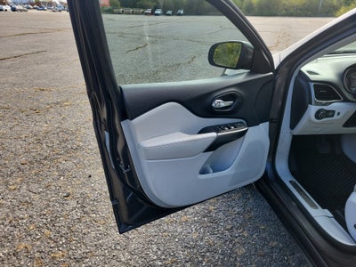 2019 Jeep Cherokee Limited FWD