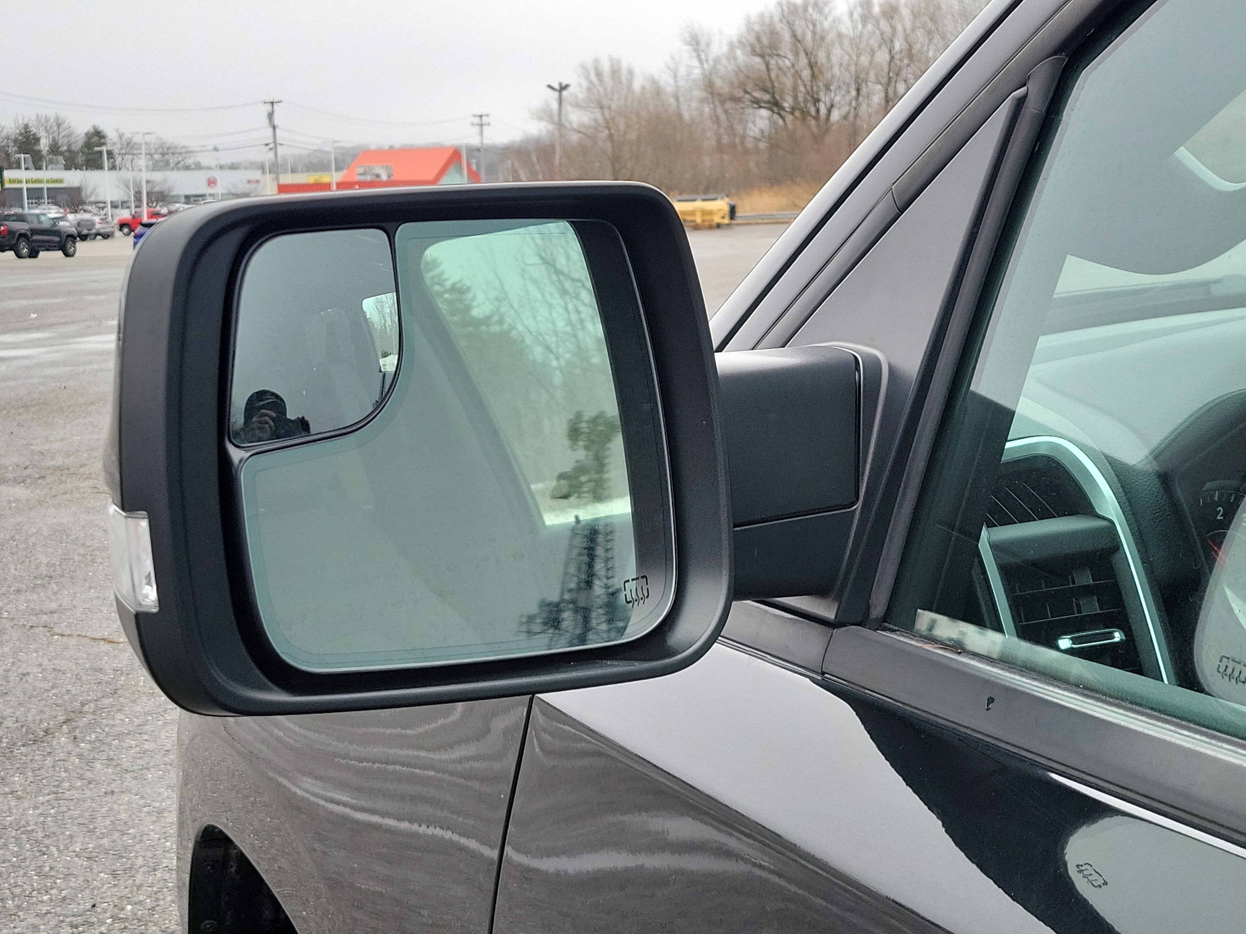 2022 RAM 1500 Big Horn Quad Cab 4x4 6'4" Box