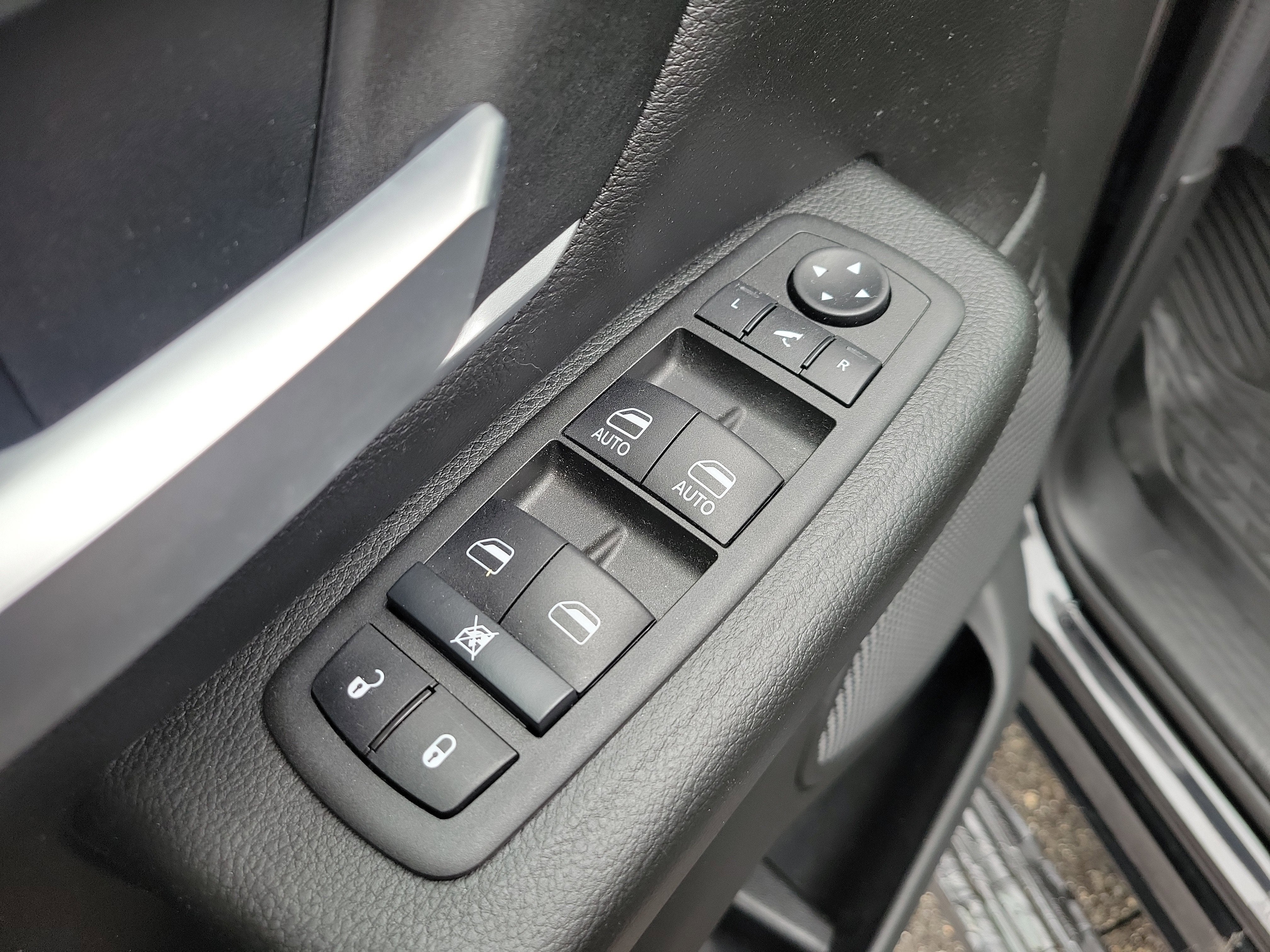 2022 RAM 1500 Big Horn Quad Cab 4x4 6'4" Box