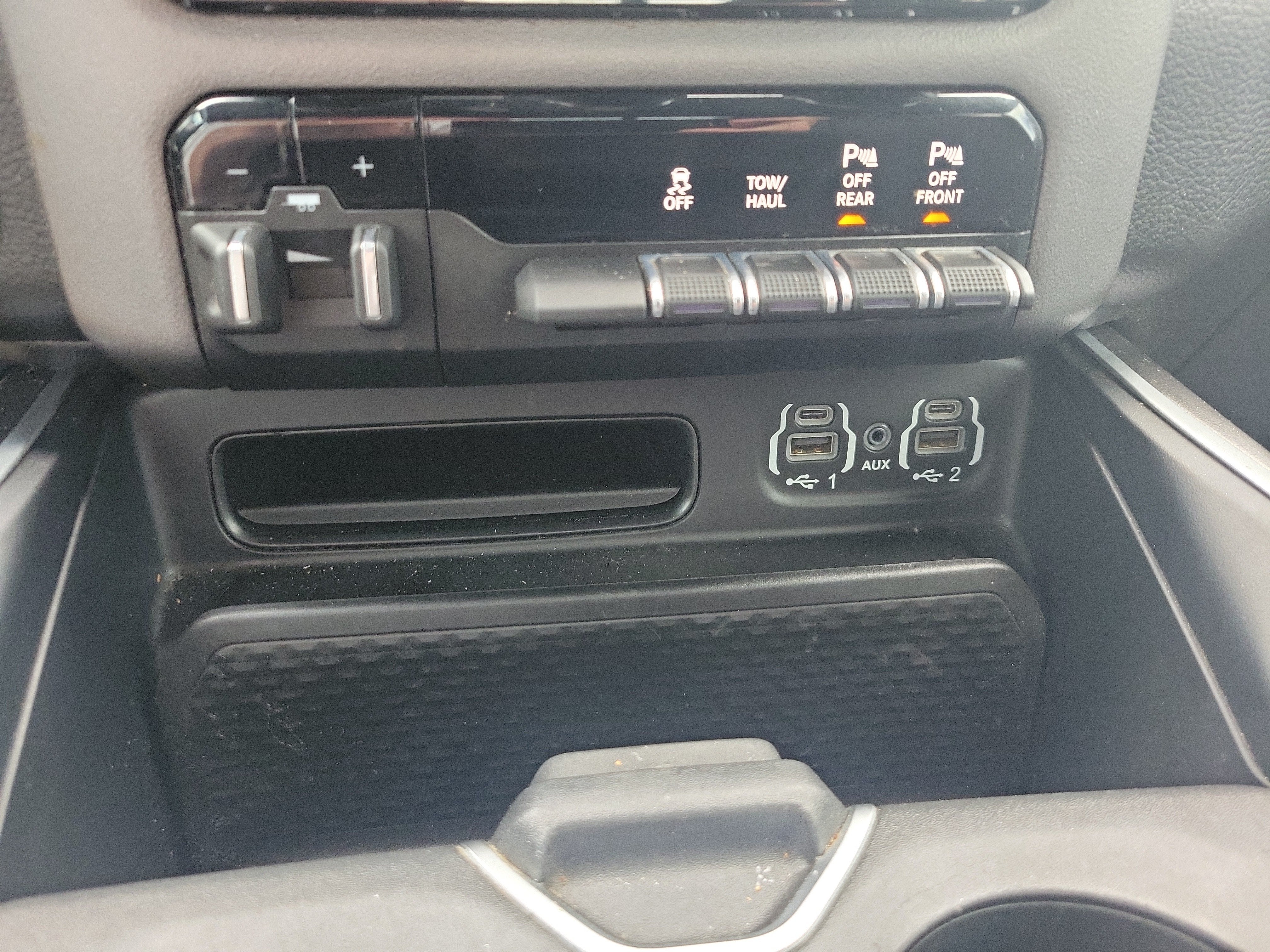 2022 RAM 1500 Big Horn Quad Cab 4x4 6'4" Box