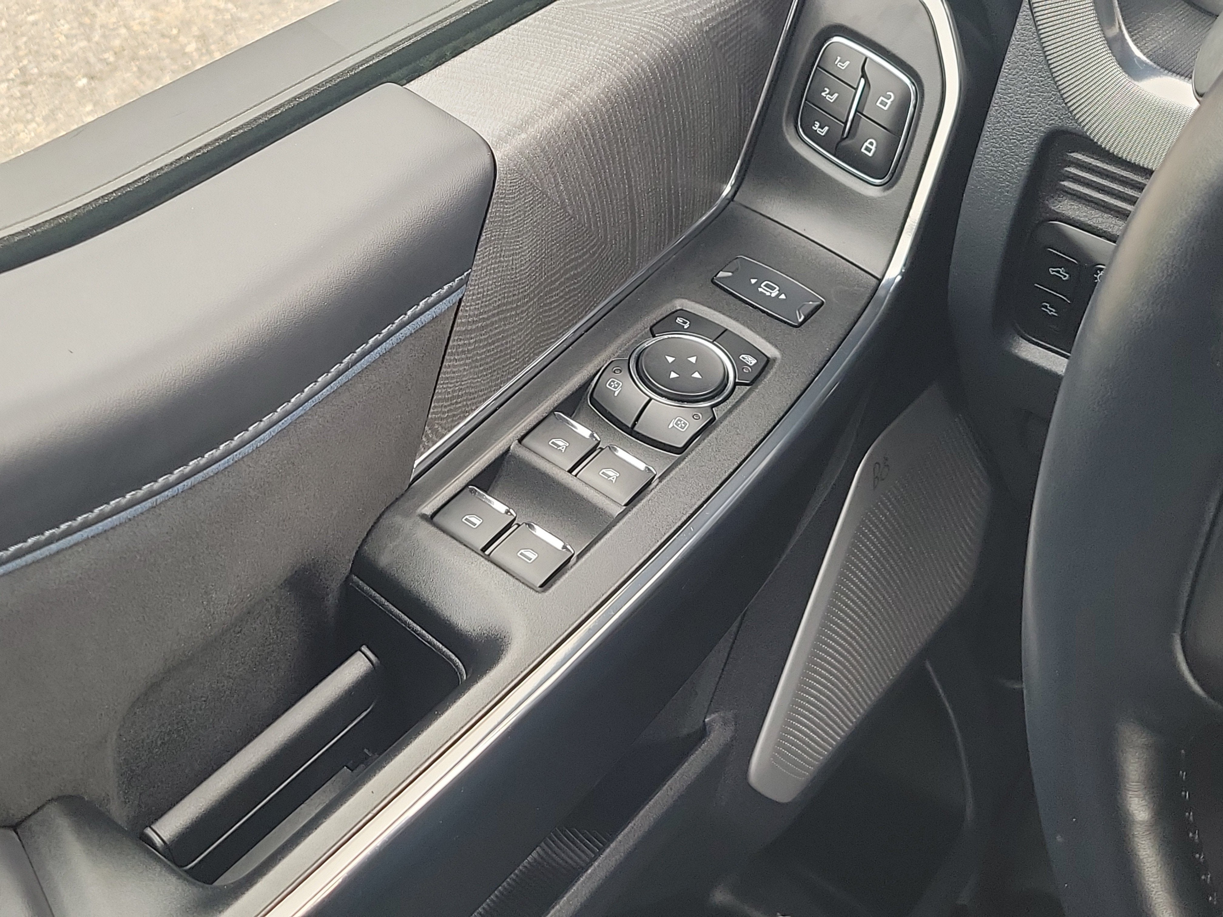 2025 Ford F-350 Platinum