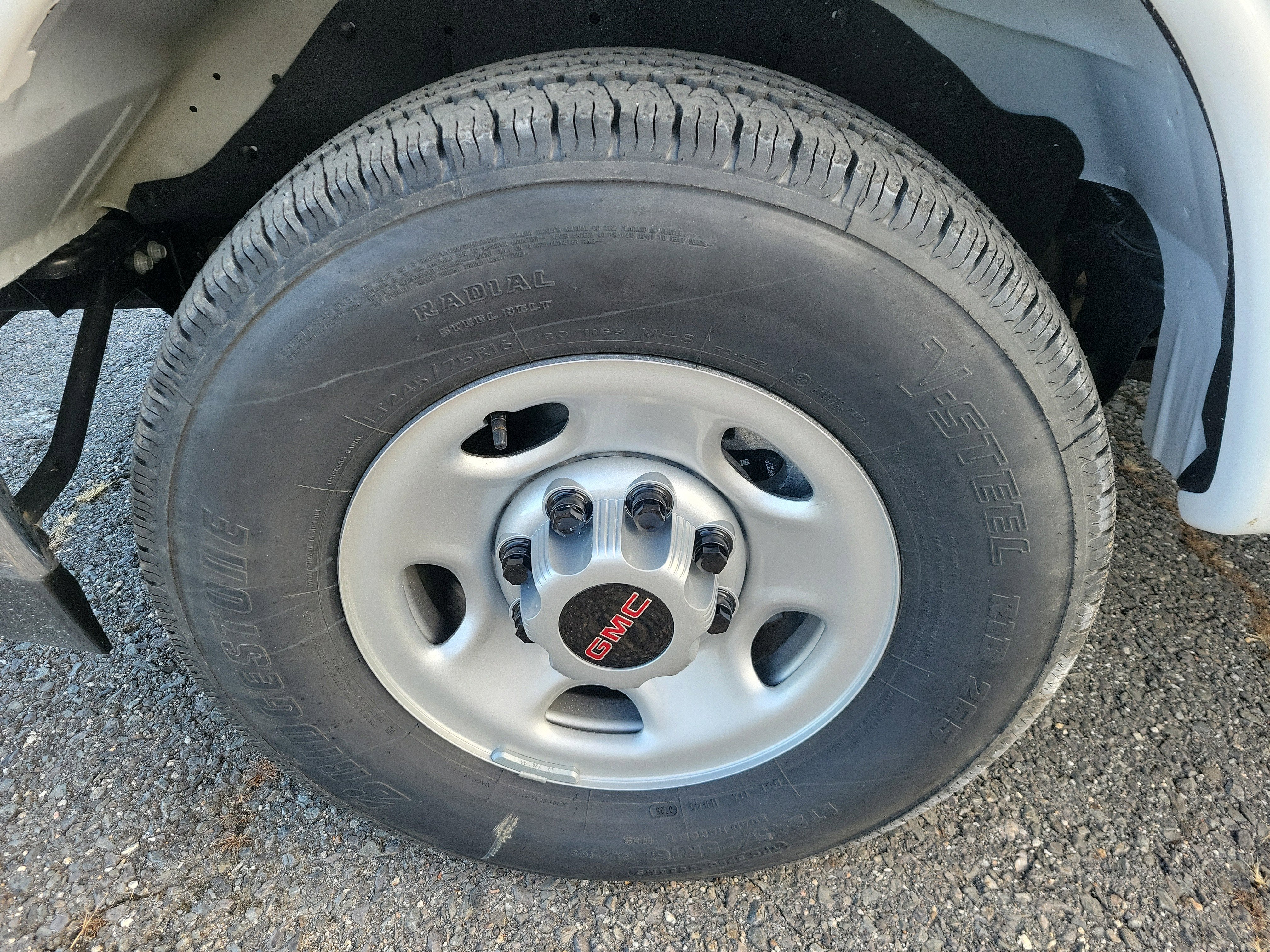 2025 GMC Savana Cutaway 3500 1WT