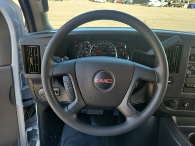 2025 GMC Savana Cutaway 3500 1WT
