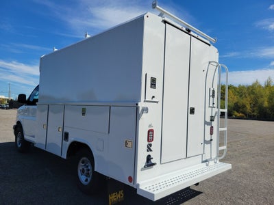 2025 GMC Savana Cutaway 3500 1WT