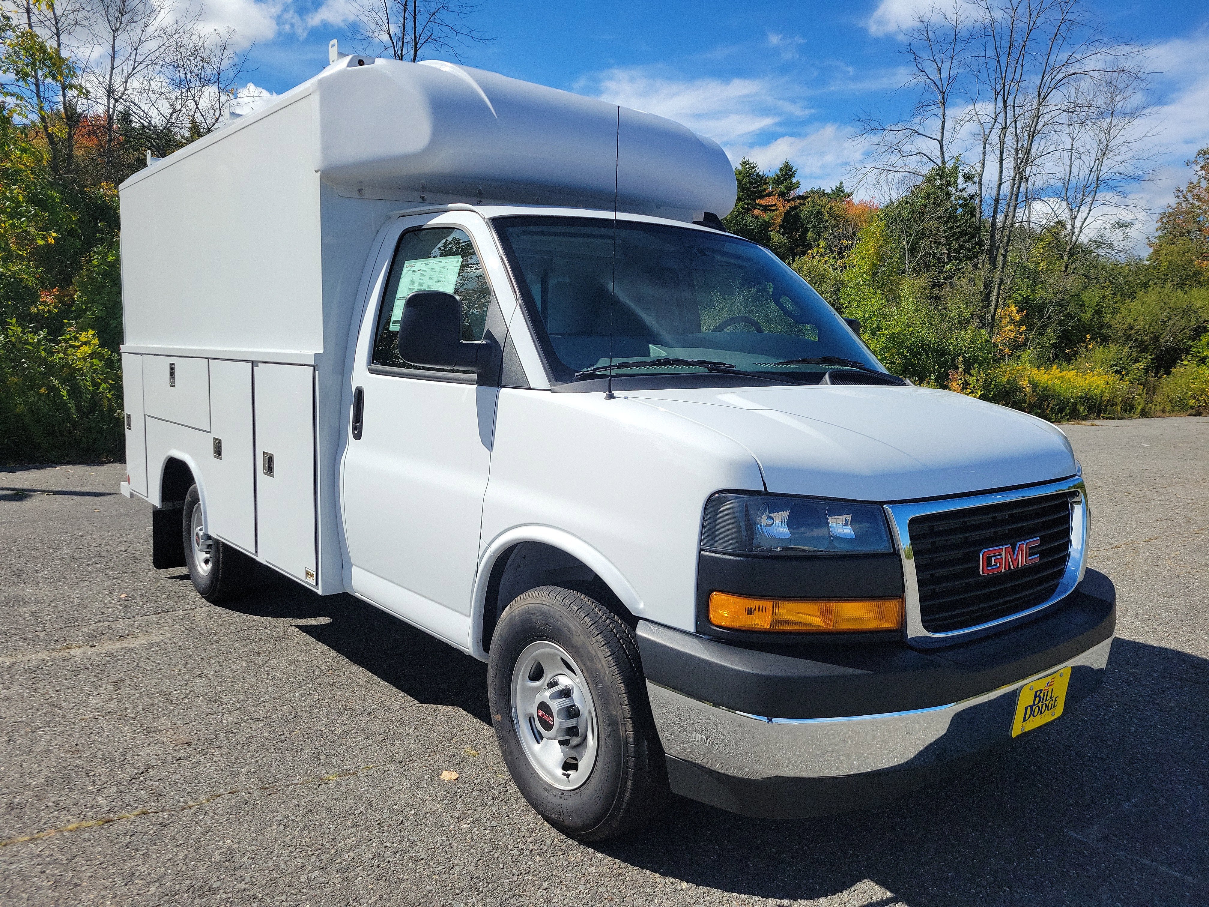2025 GMC Savana Cutaway 3500 1WT