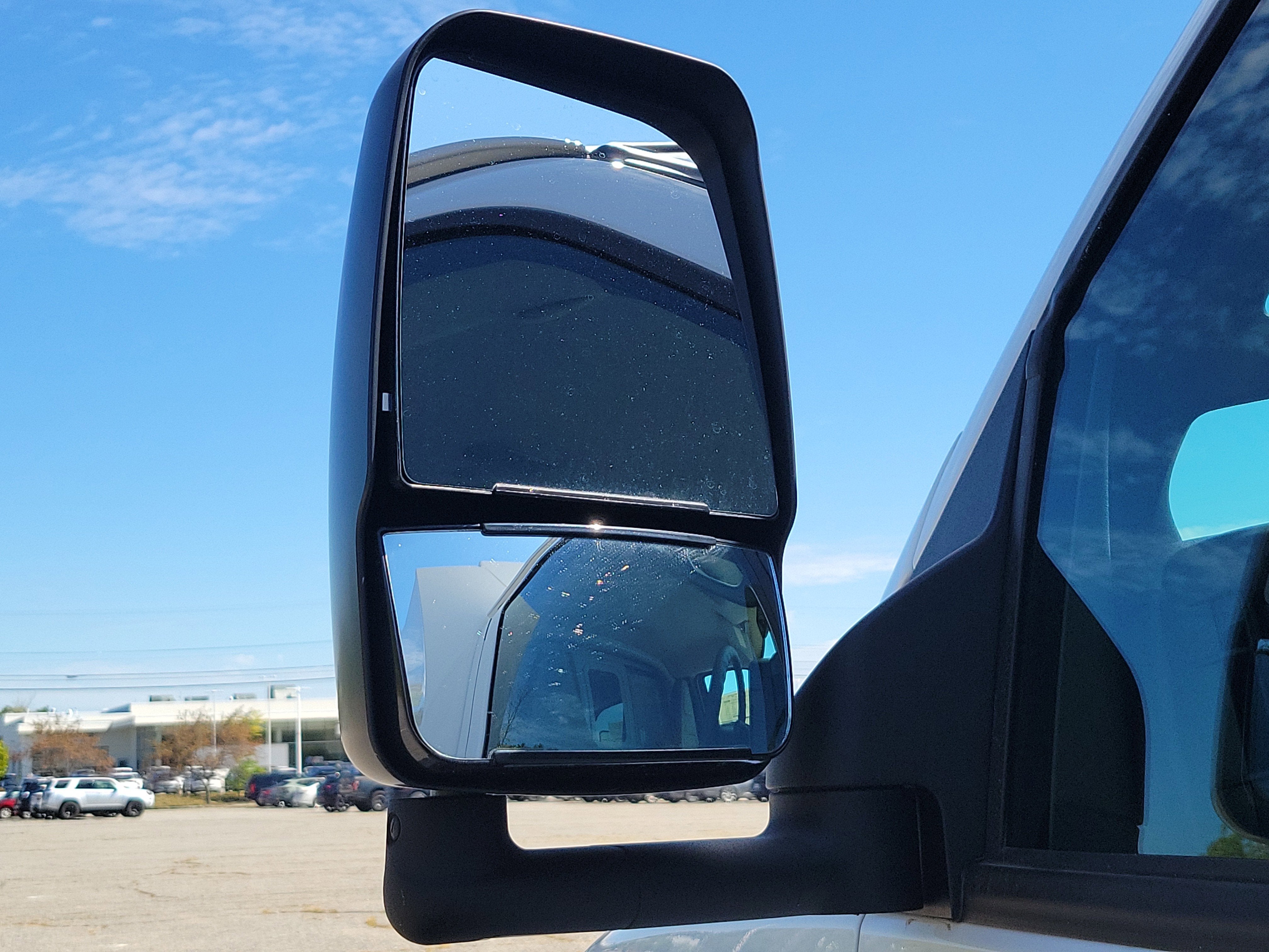 2025 GMC Savana Cutaway 3500 1WT