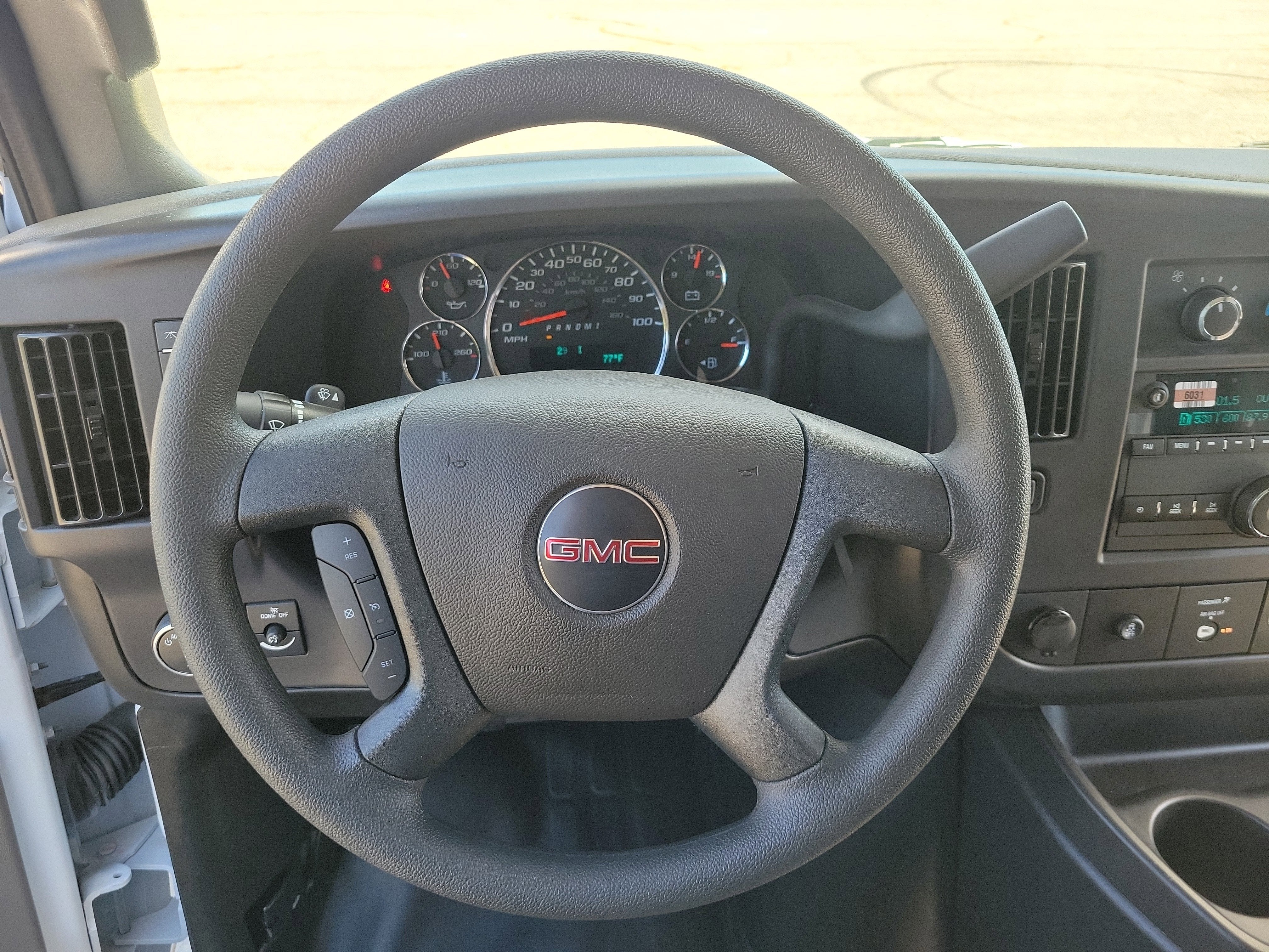 2025 GMC Savana Cutaway 3500 1WT