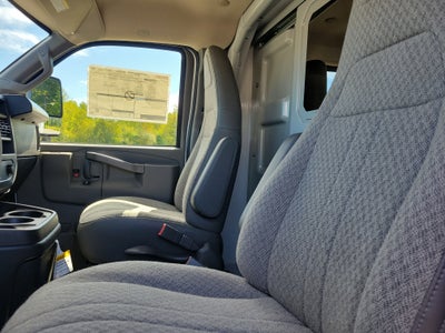 2025 GMC Savana Cutaway 3500 1WT