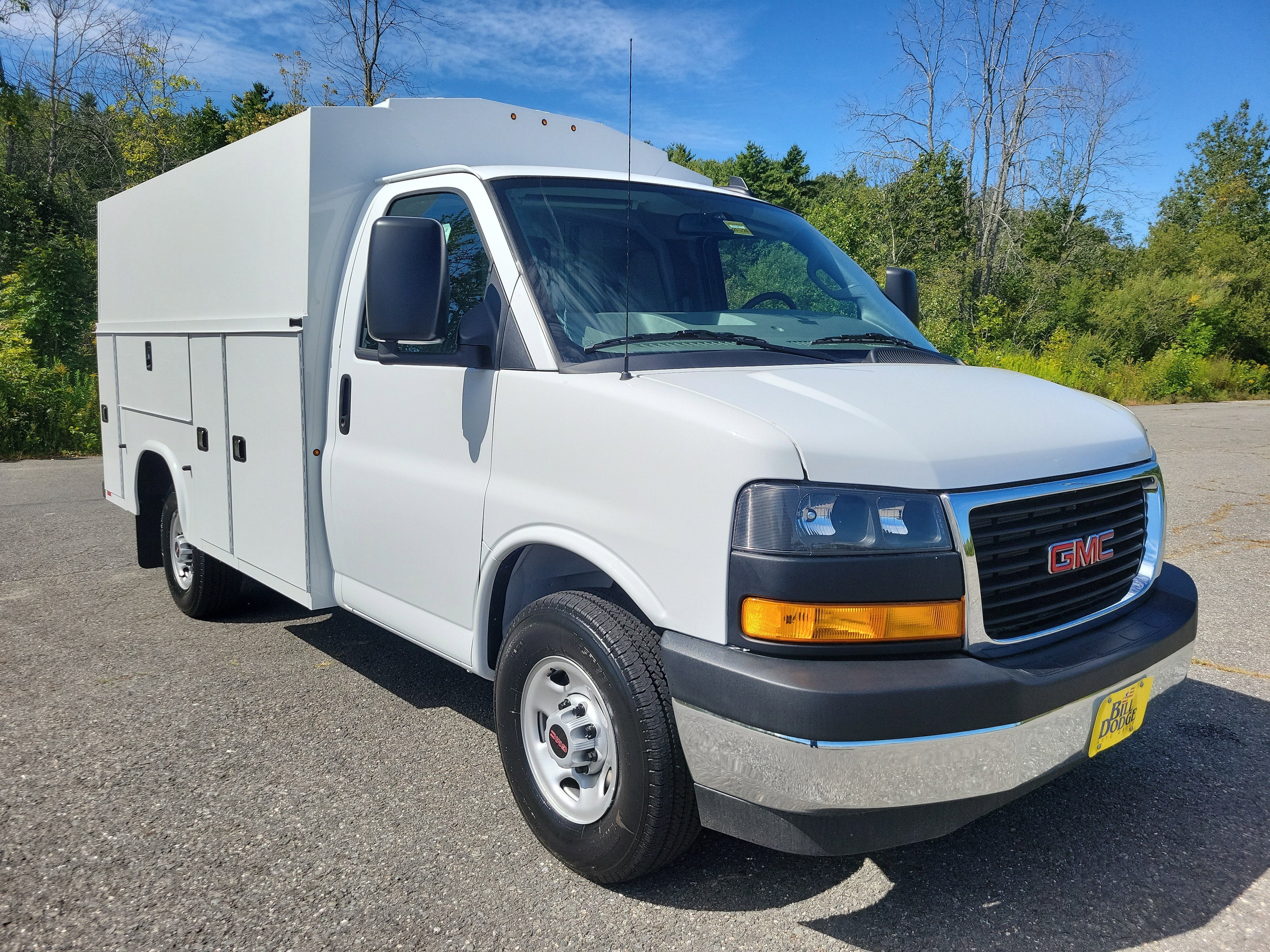2025 GMC Savana Cutaway 3500 1WT