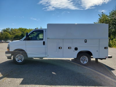2025 GMC Savana Cutaway 3500 1WT