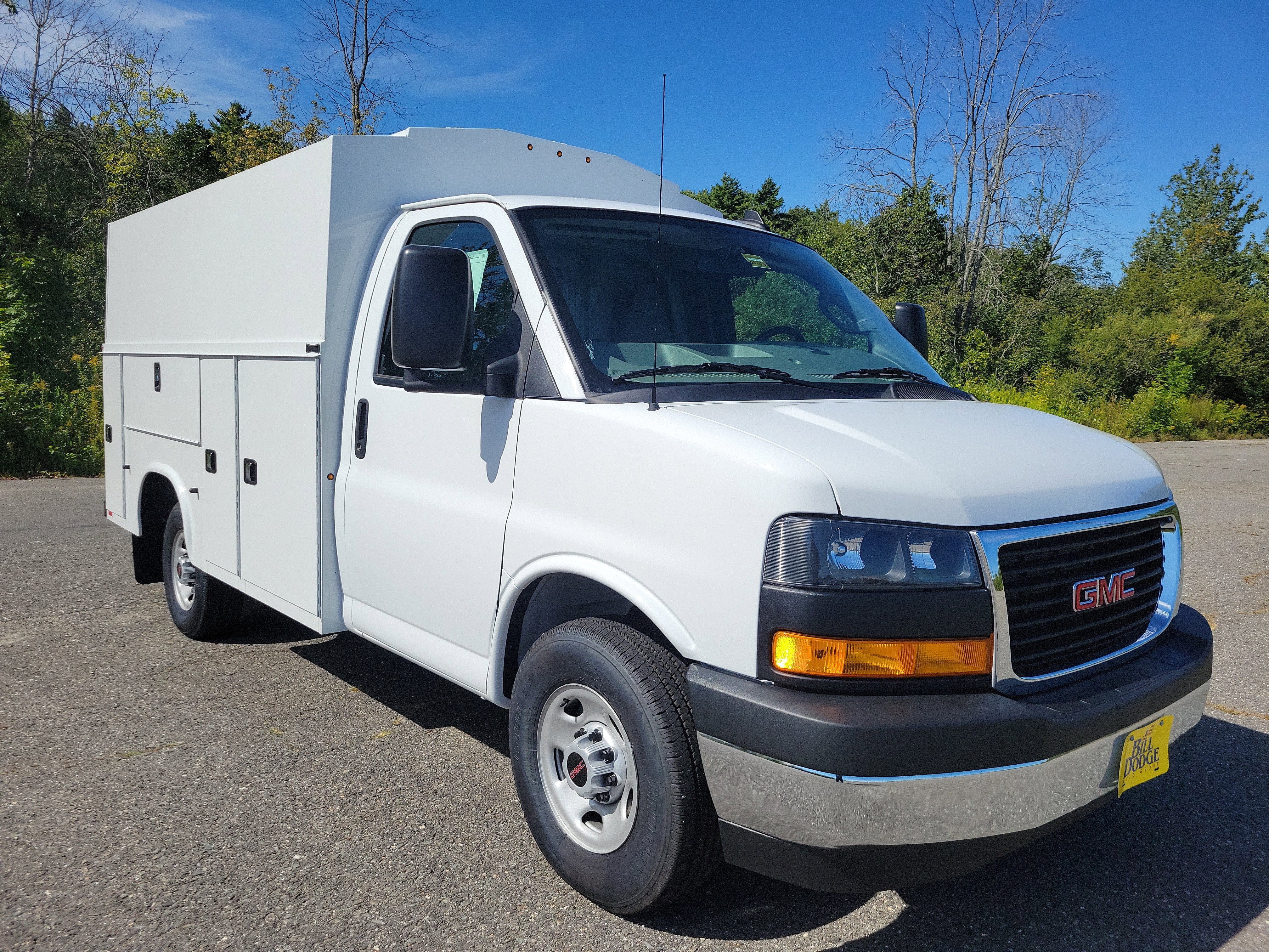 2025 GMC Savana Cutaway 3500 1WT
