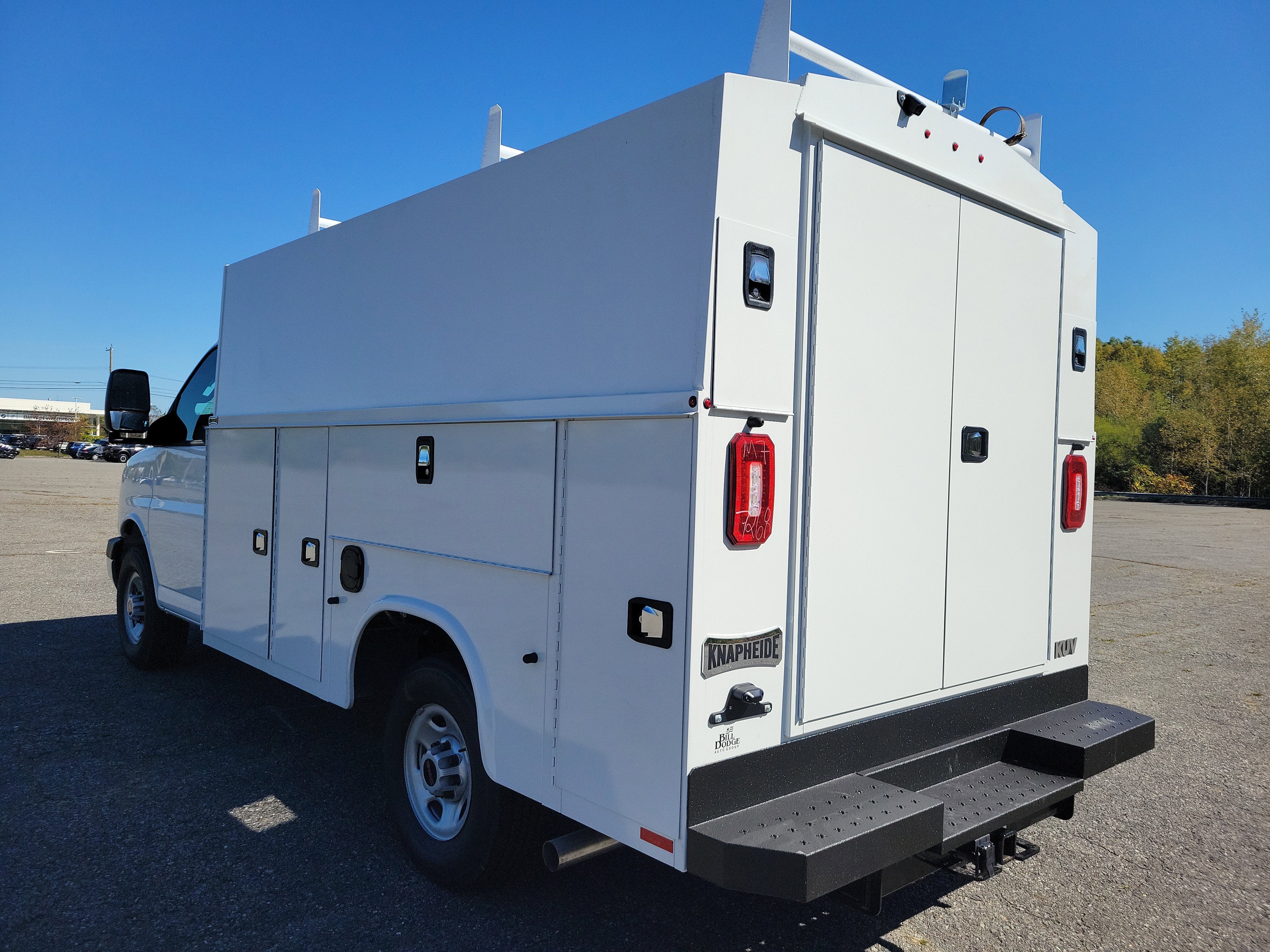 2025 GMC Savana Cutaway 3500 1WT