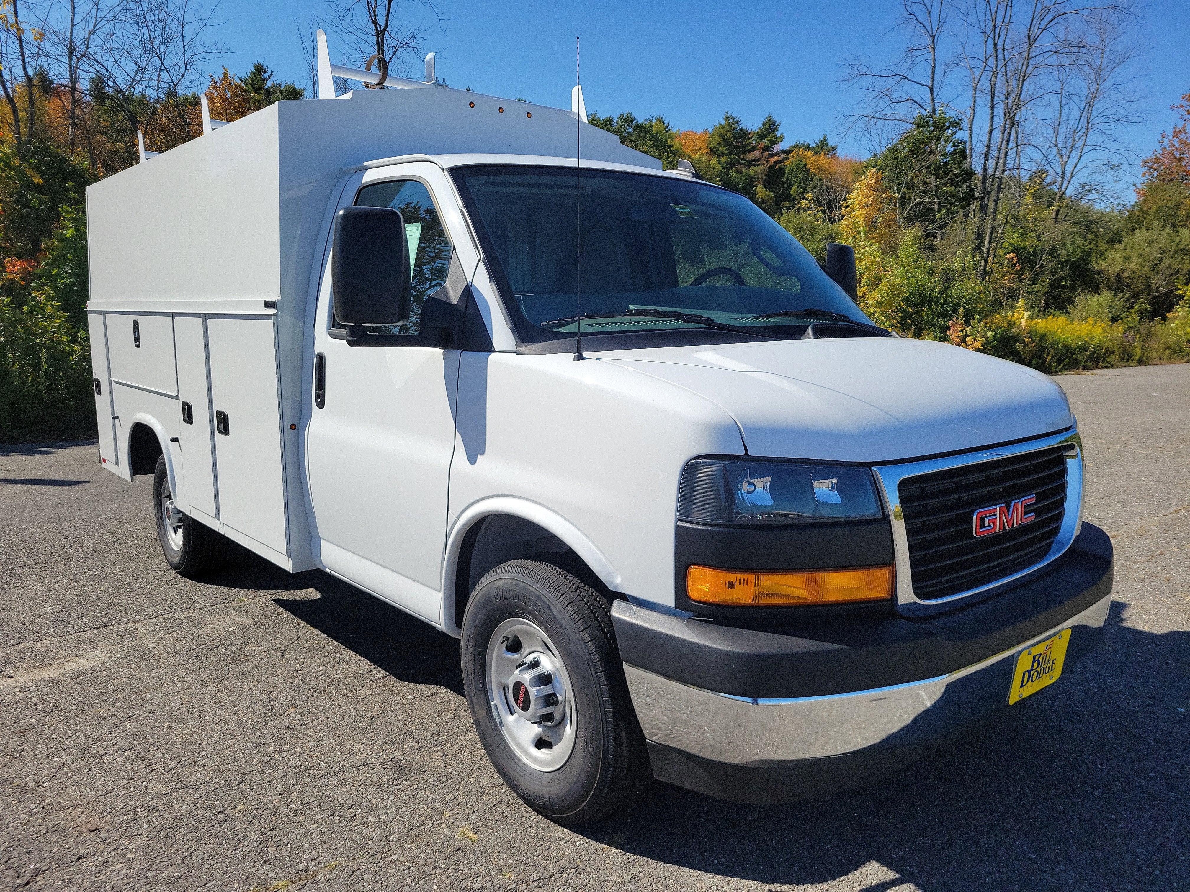 2025 GMC Savana Cutaway 3500 1WT