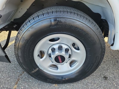 2025 GMC Savana Cutaway 3500 1WT