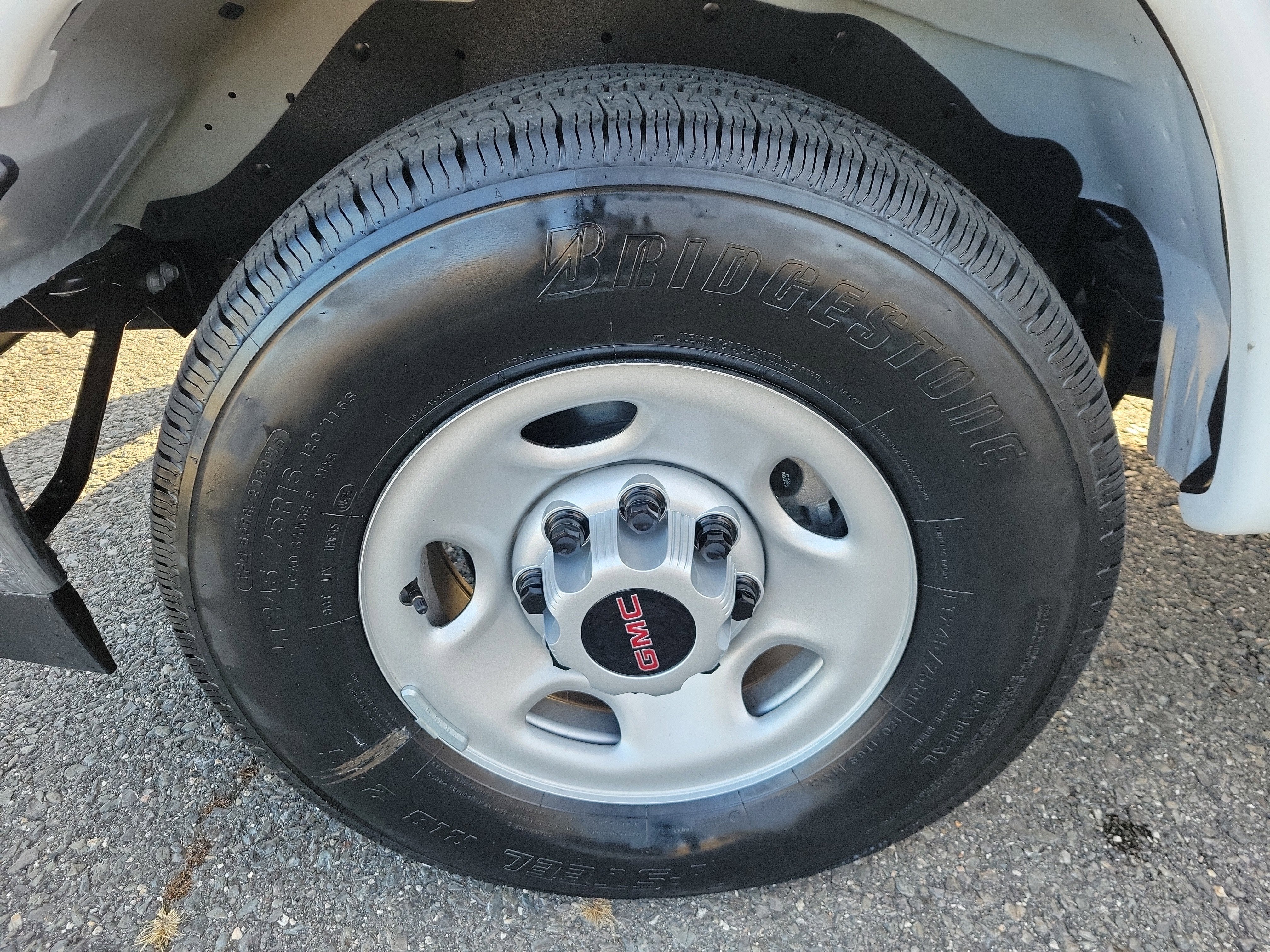 2025 GMC Savana Cutaway 3500 1WT