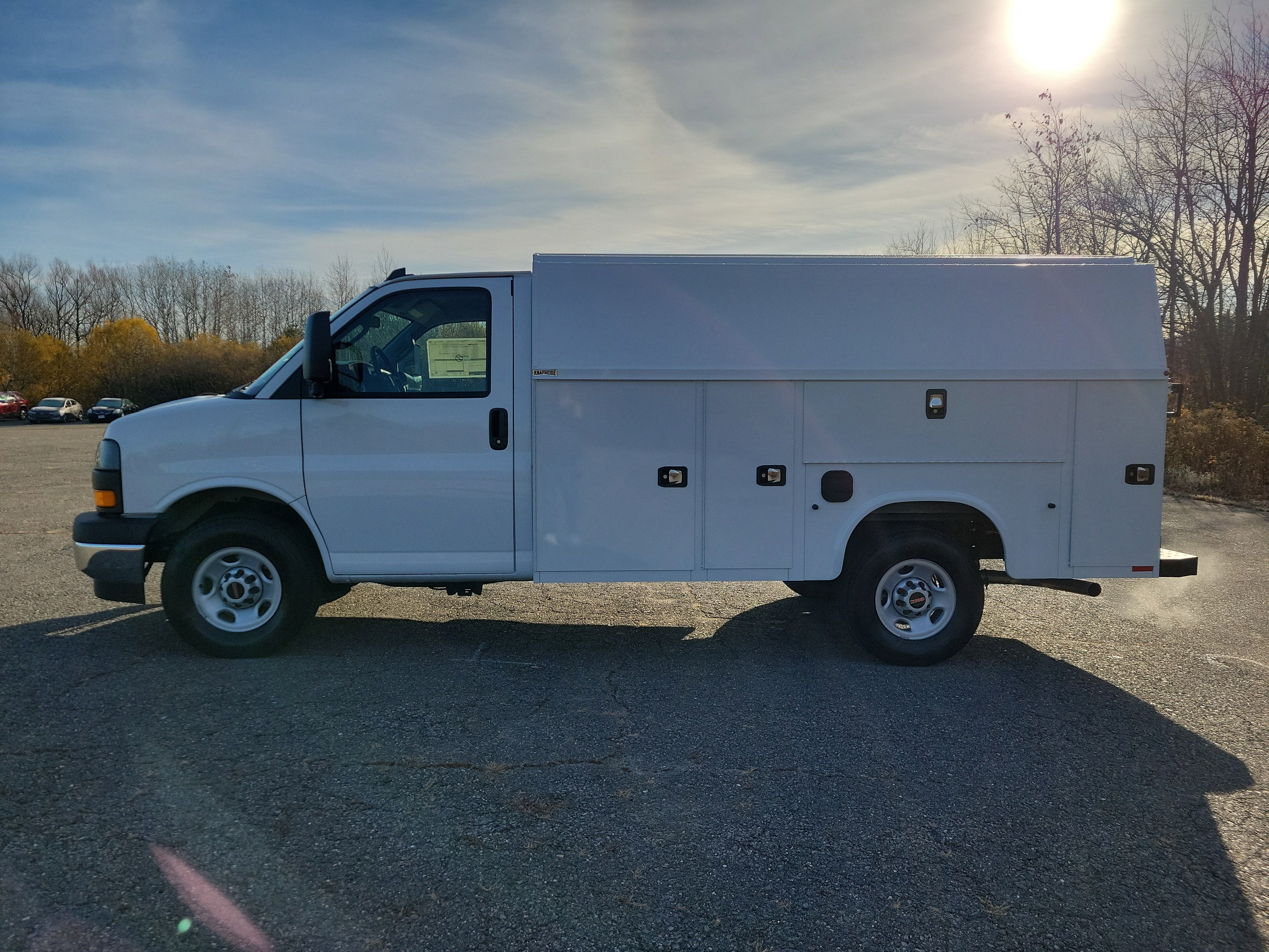2025 GMC Savana Cutaway 3500 1WT