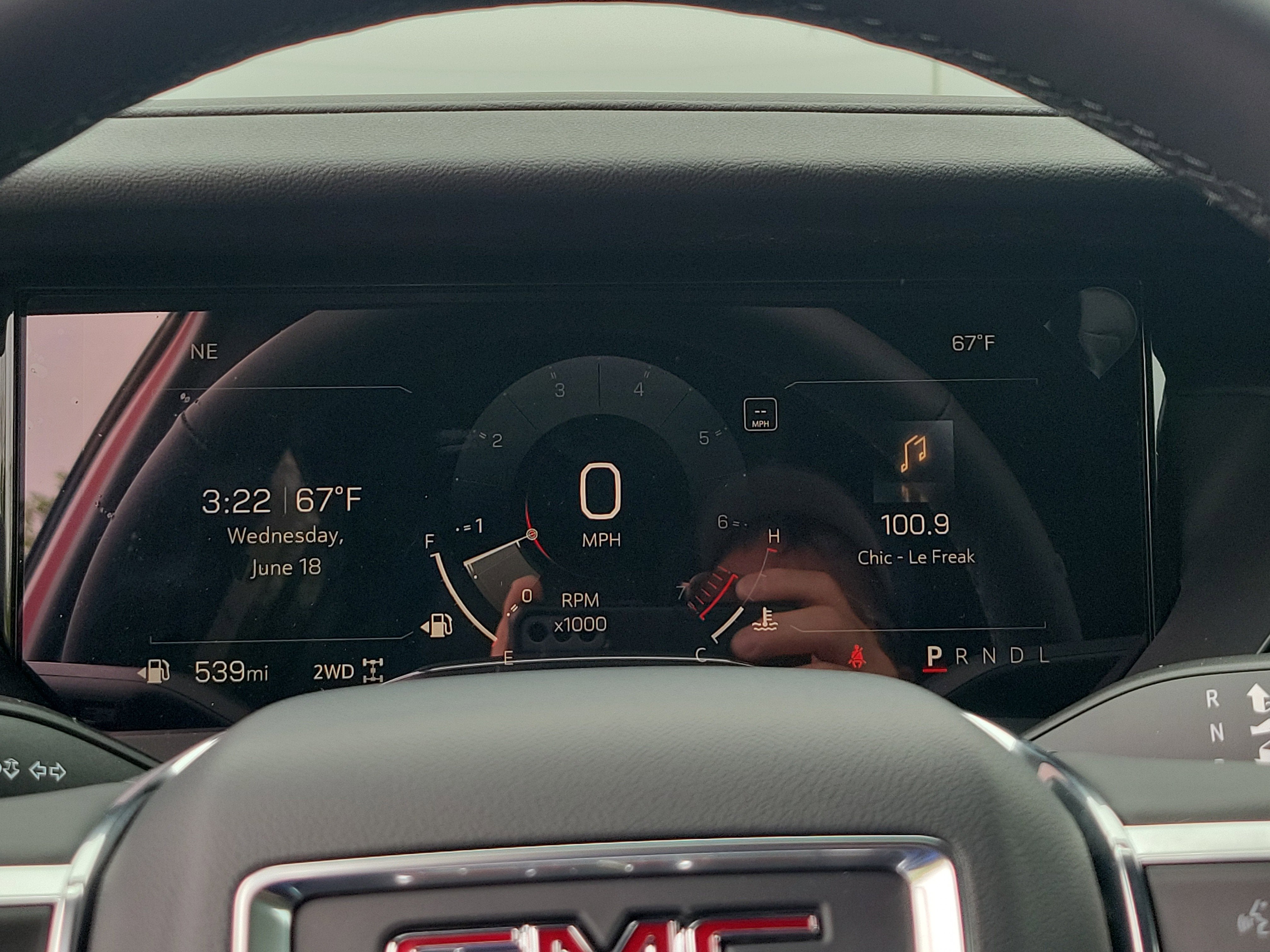 2025 GMC Acadia Elevation