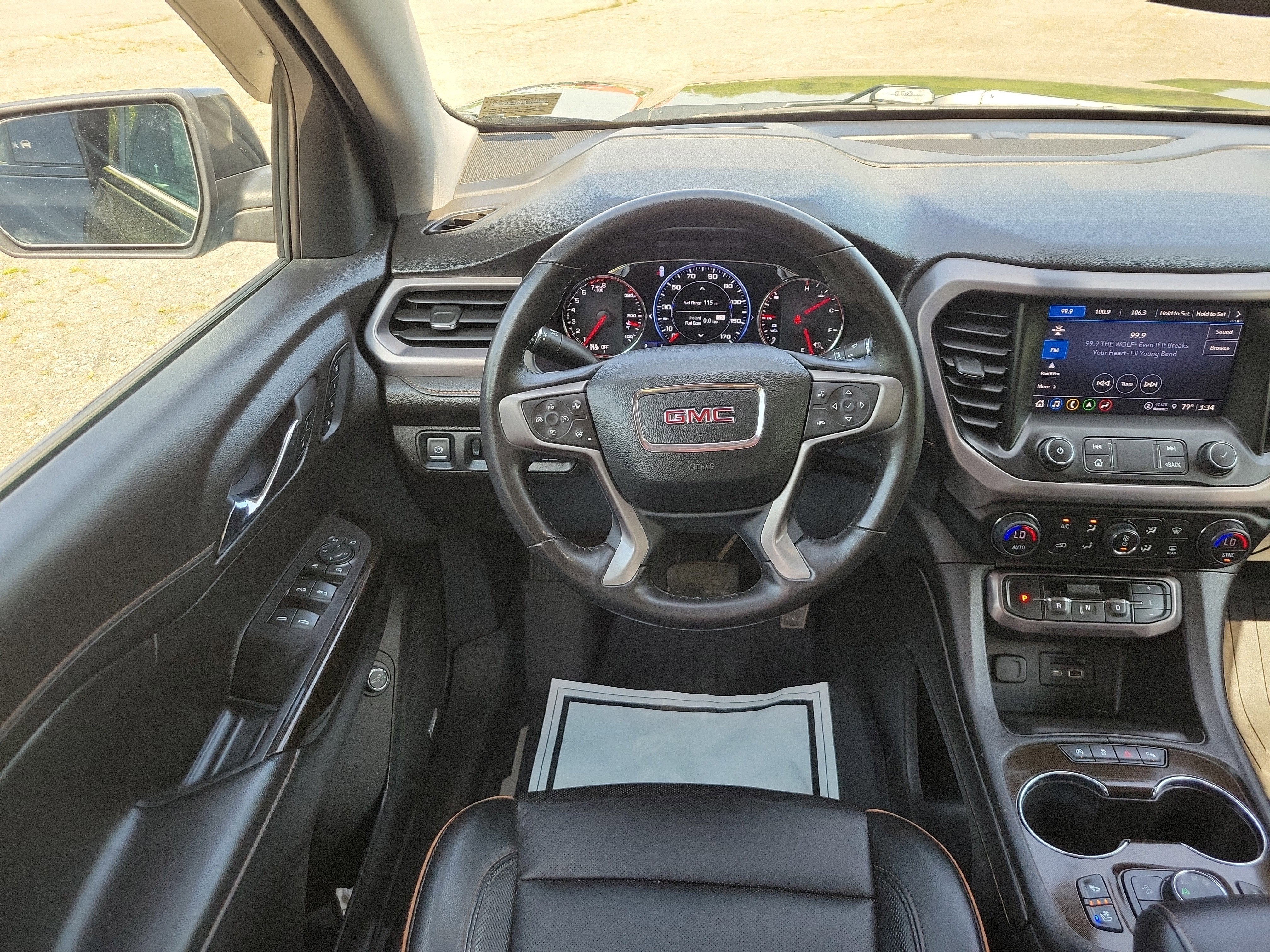 2022 GMC Acadia AT4