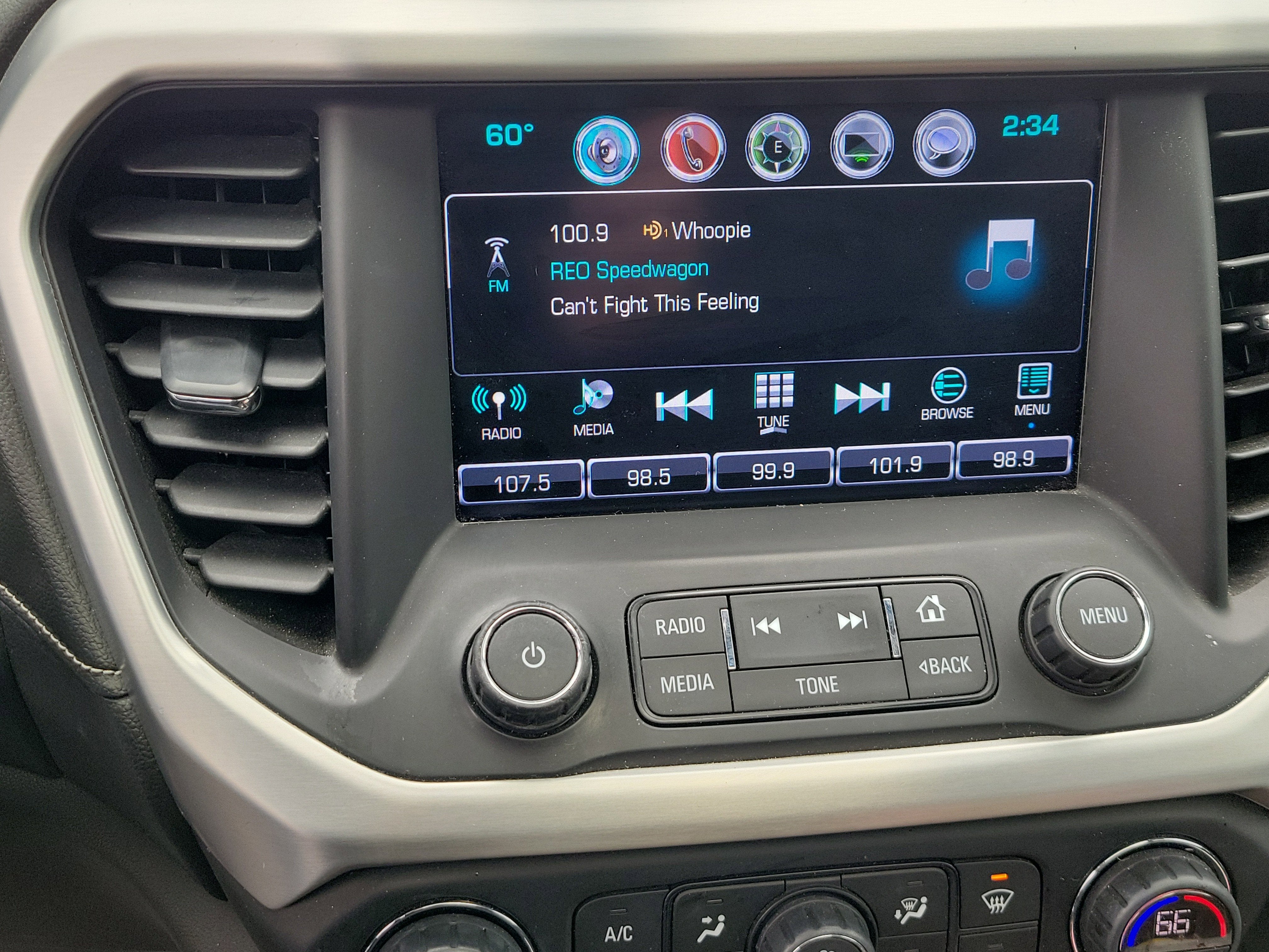 2017 GMC Acadia SLE