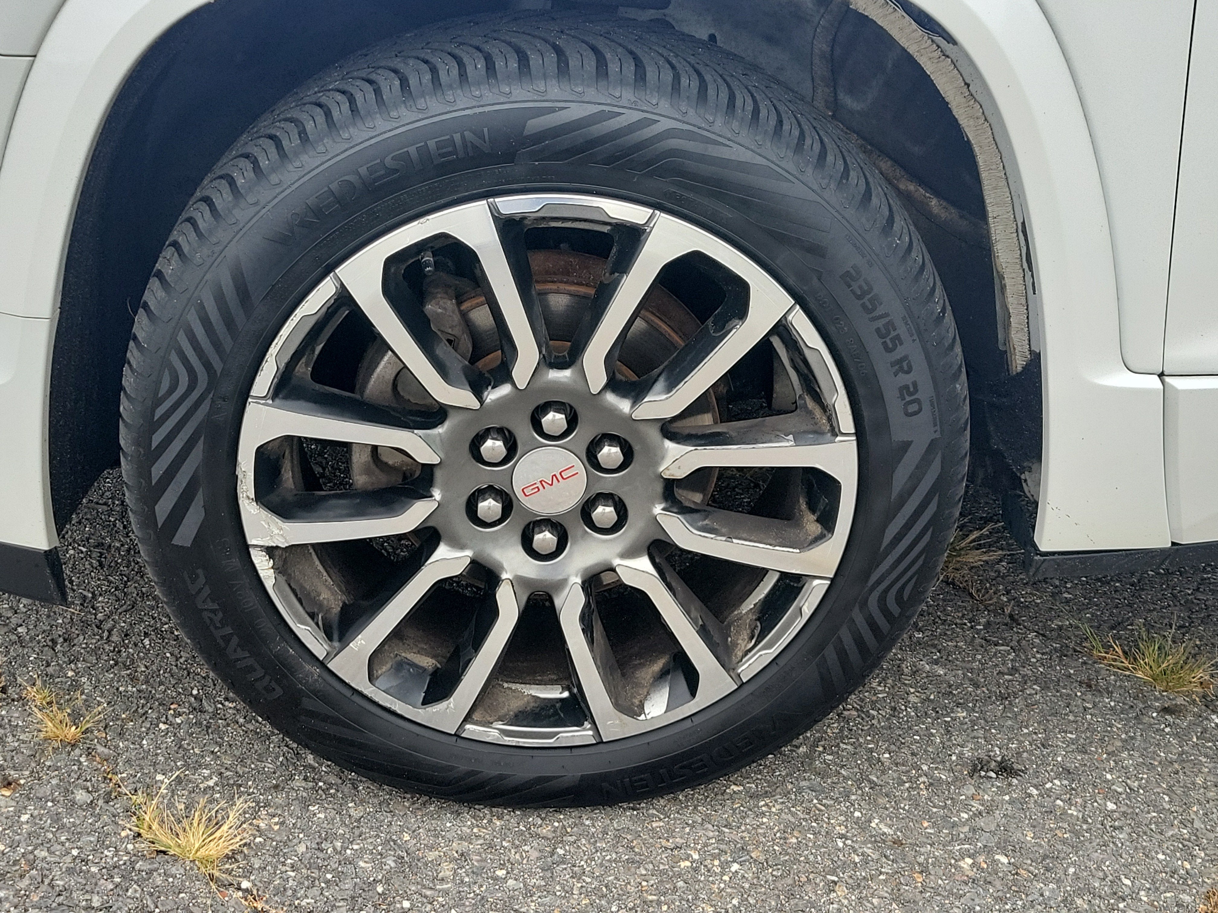 2020 GMC Acadia Denali