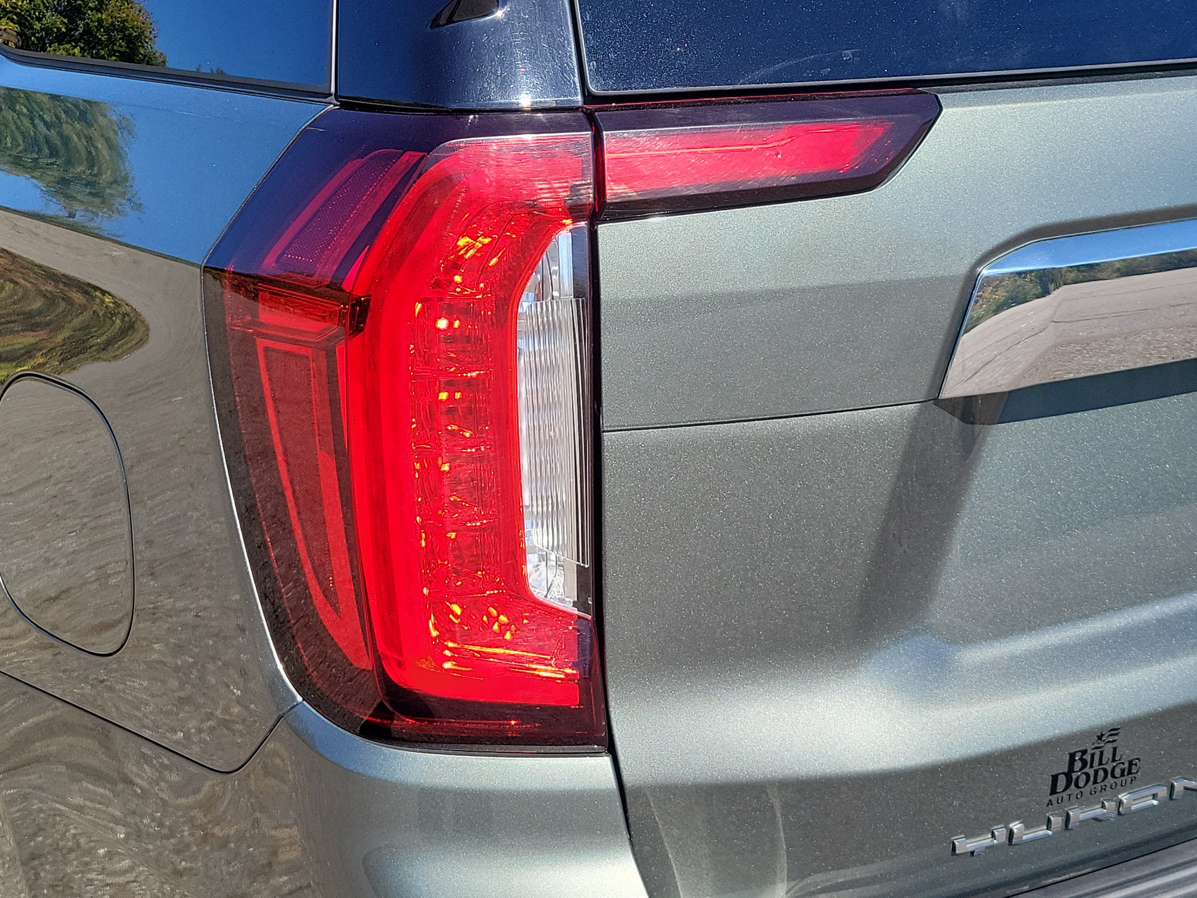 2023 GMC Yukon SLT
