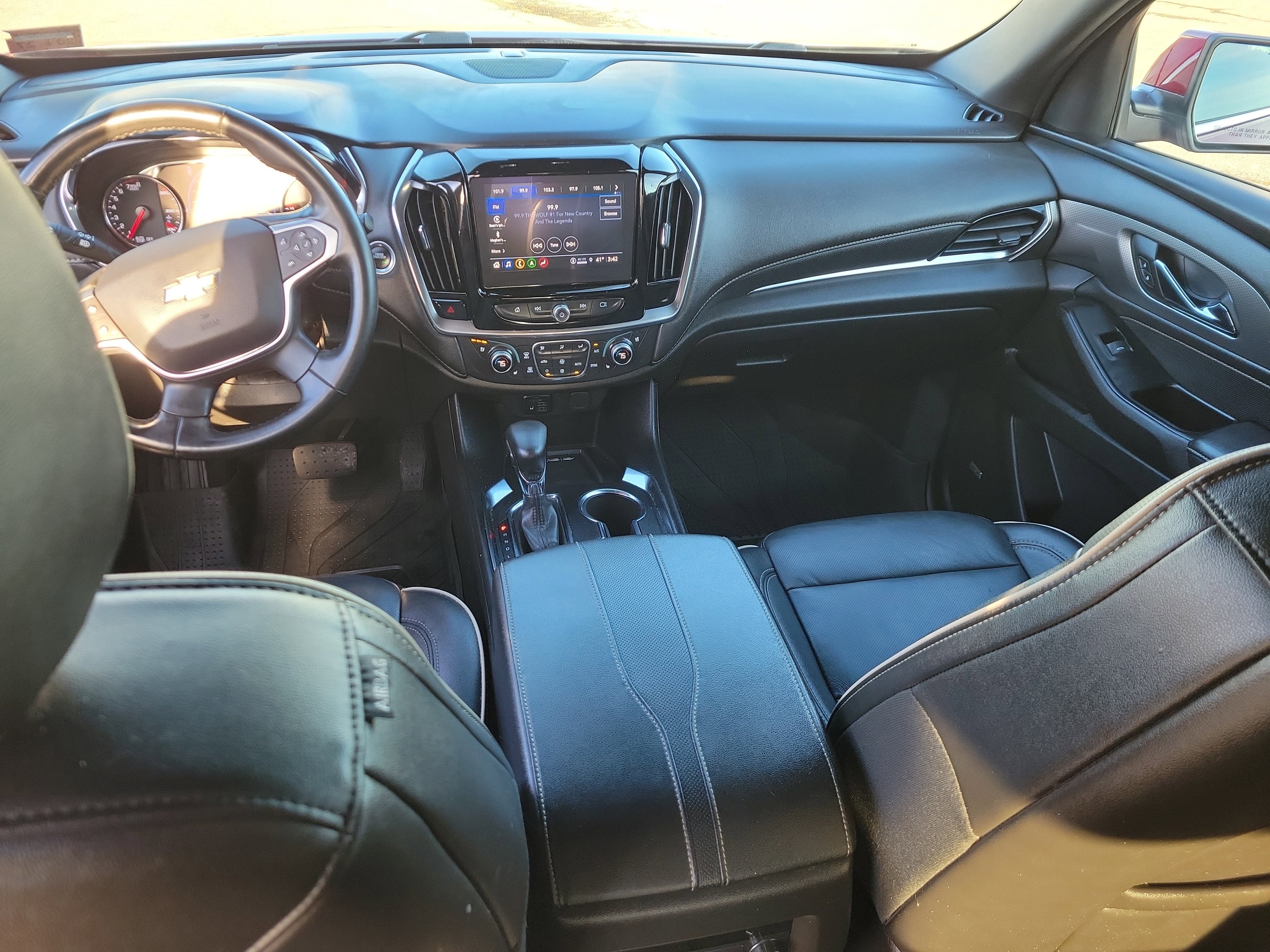 2023 Chevrolet Traverse Premier