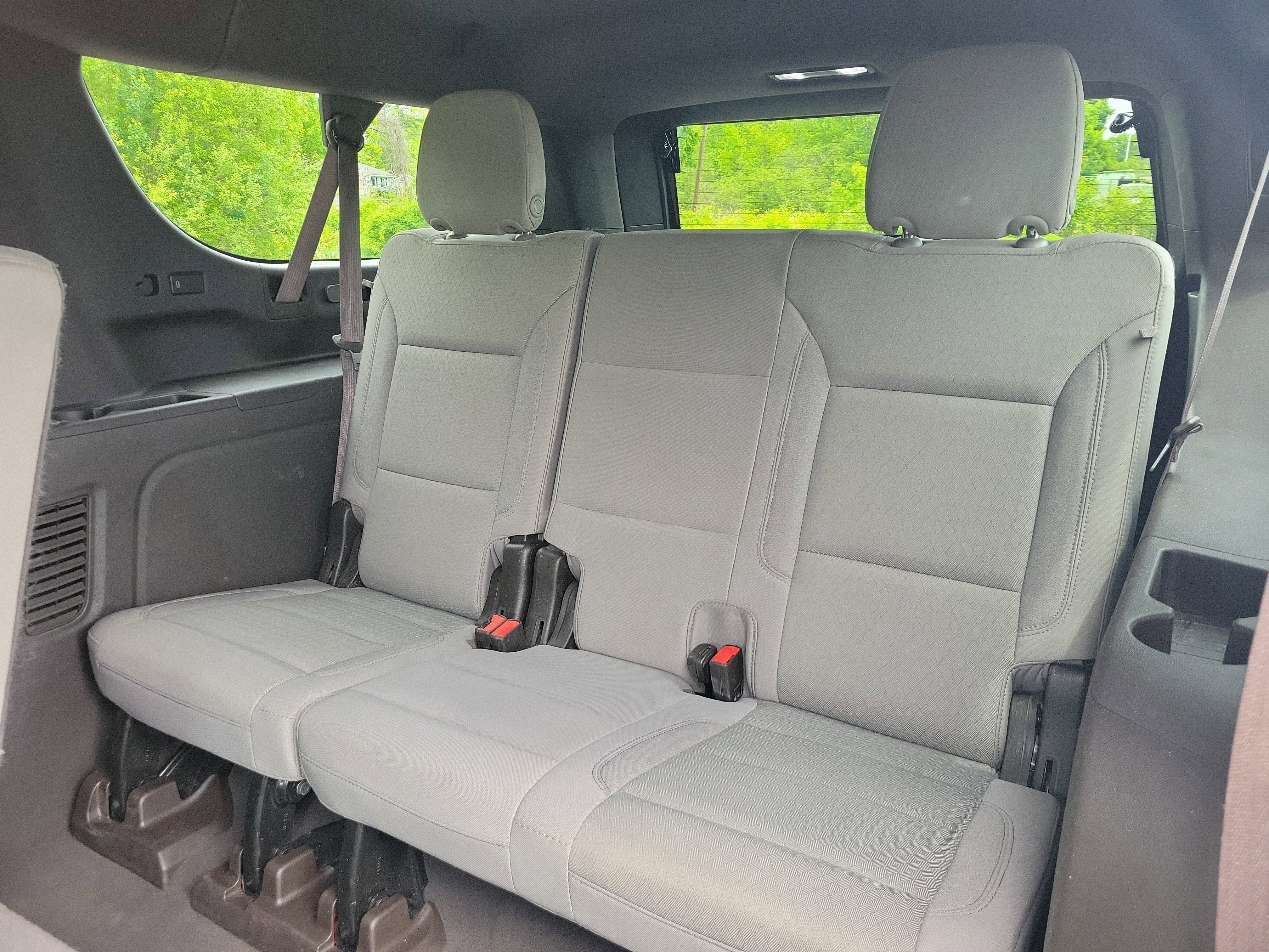 2022 Chevrolet Suburban LS