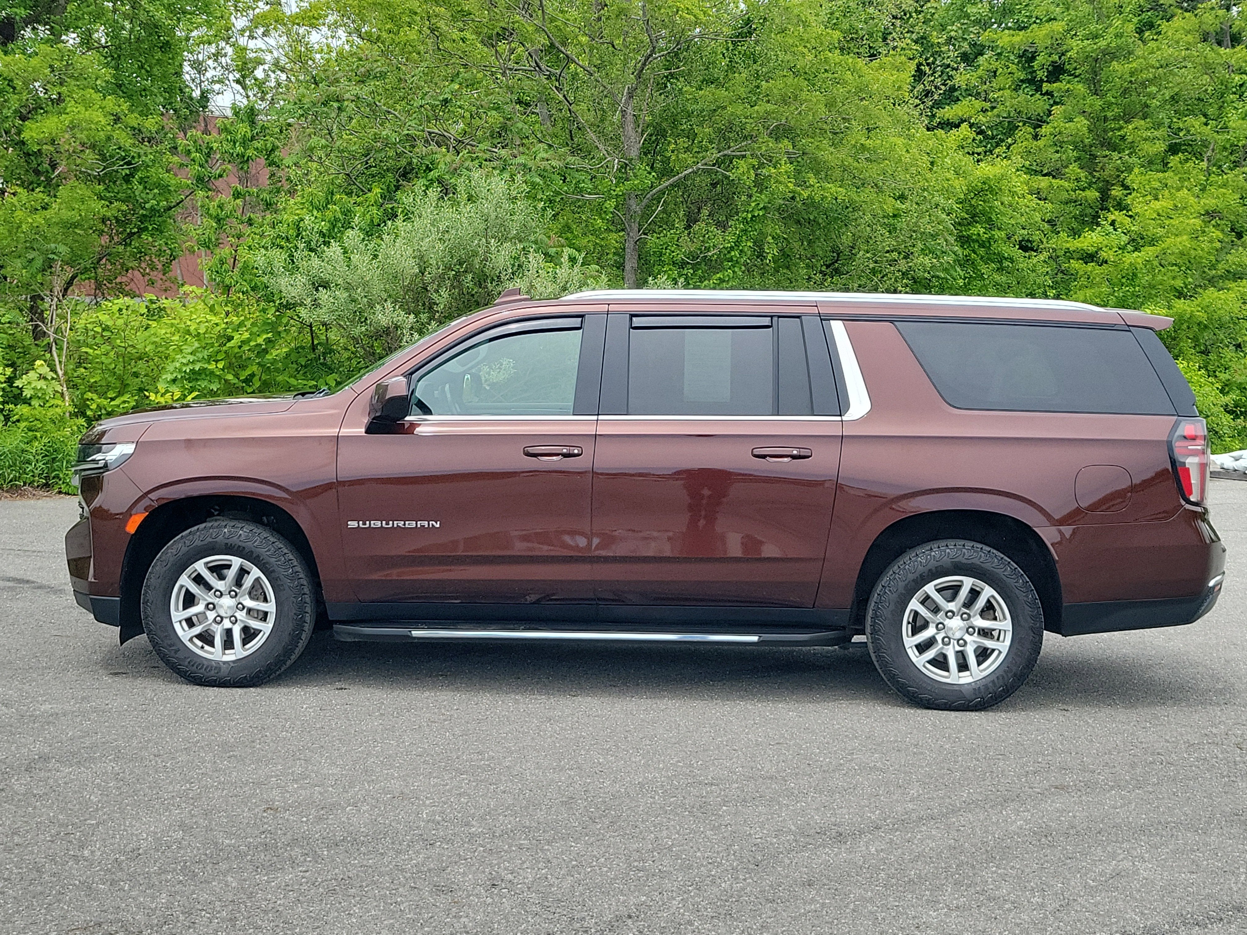 2022 Chevrolet Suburban LS
