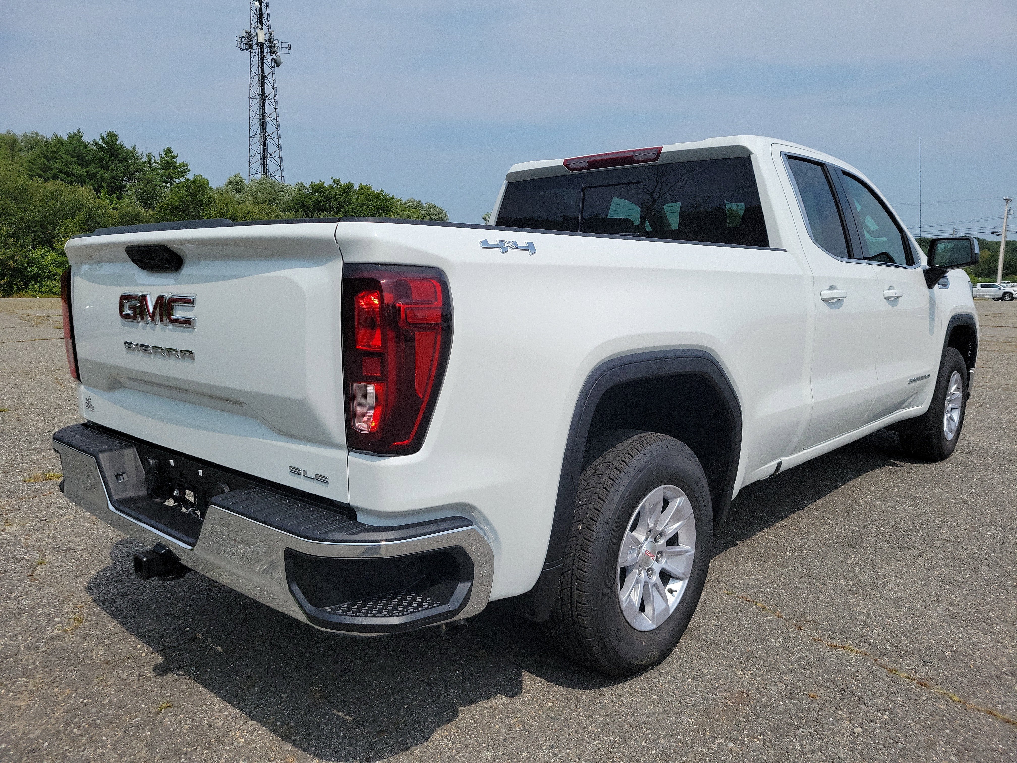 2026 GMC Sierra 1500 SLE