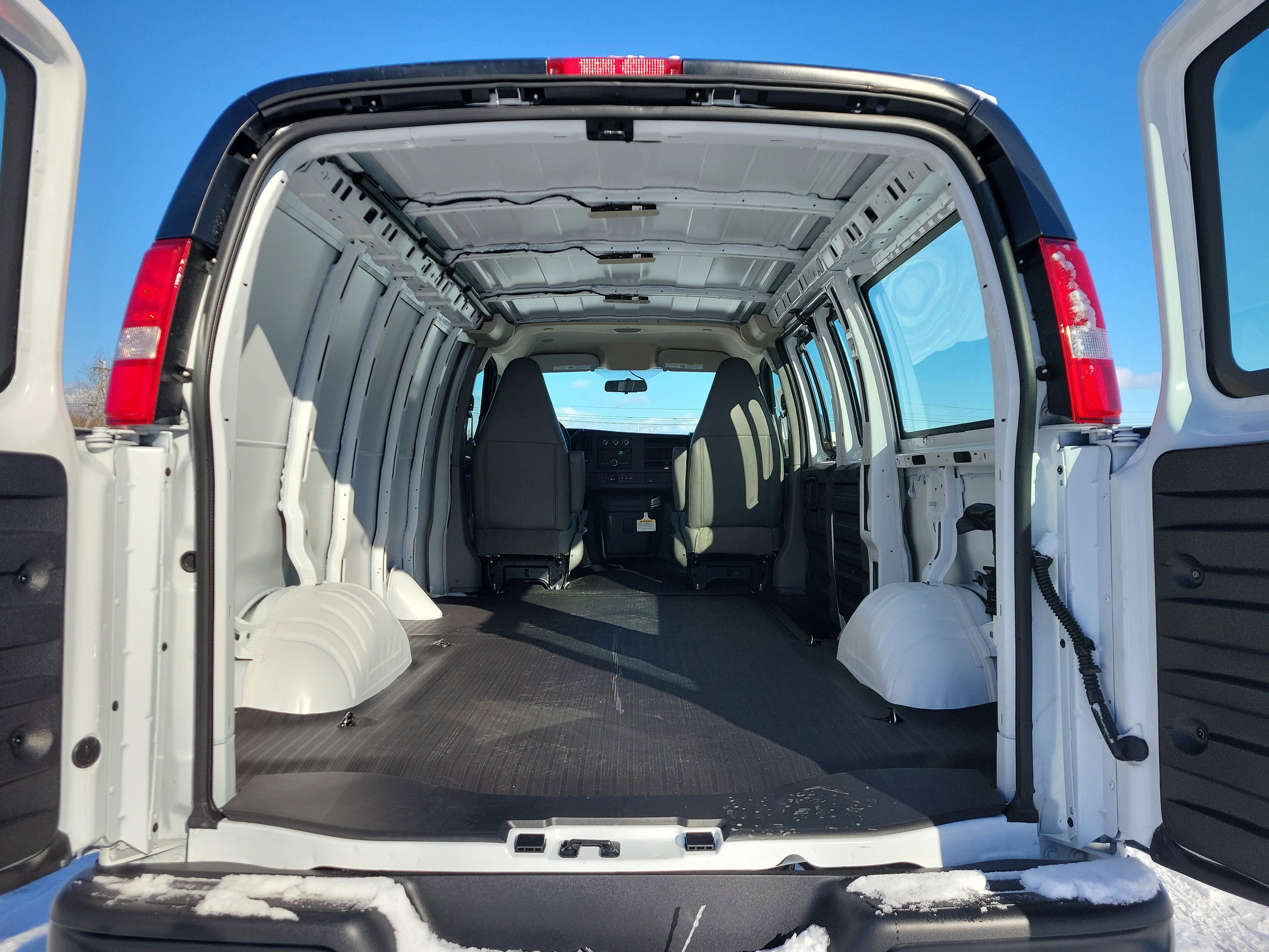 2025 GMC Savana Cargo 2500 Work Van