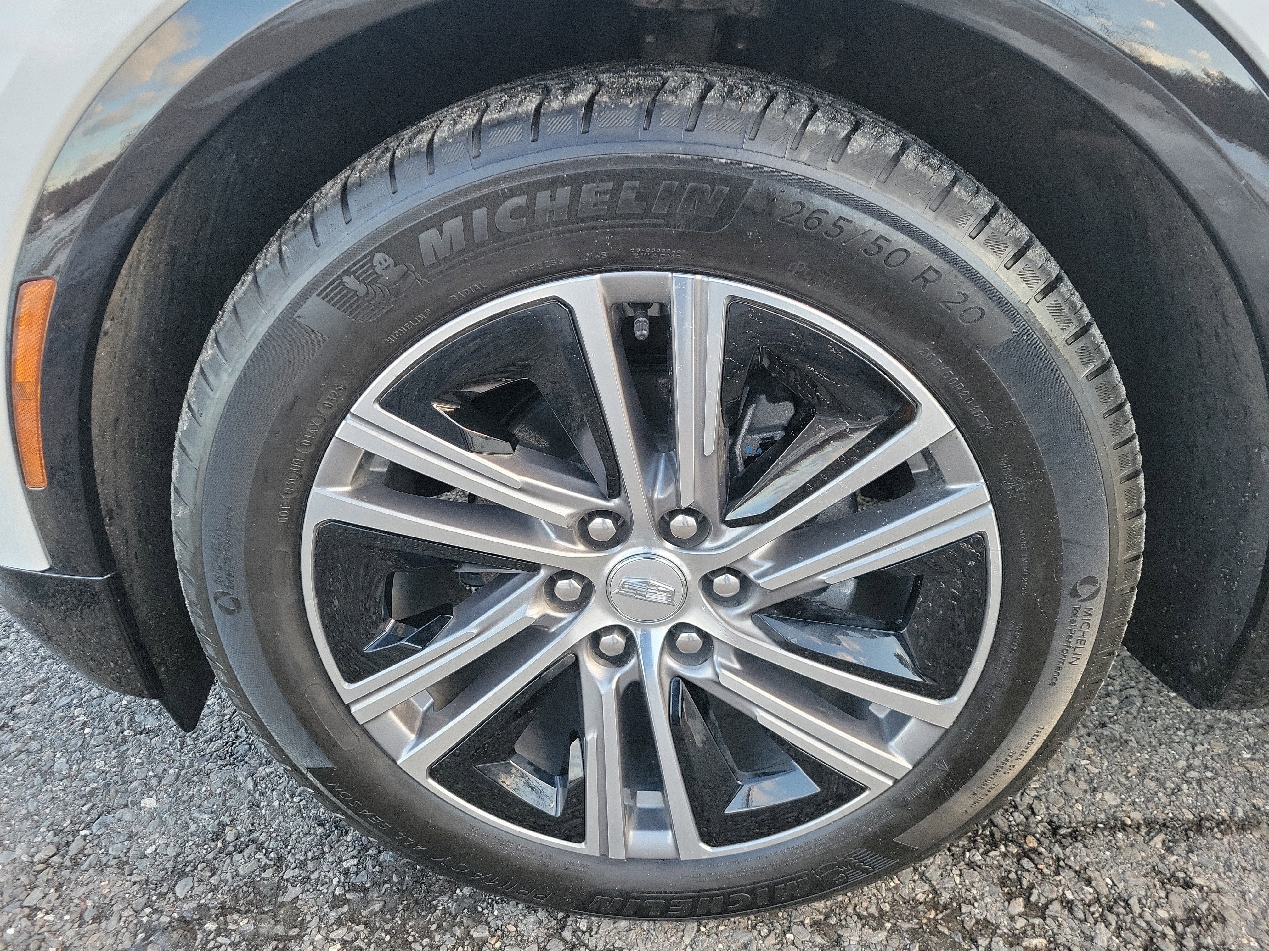 2025 Cadillac LYRIQ Luxury 1