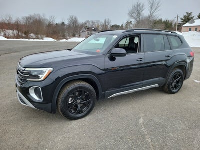 2024 Volkswagen Atlas 2.0T Peak Edition SEL