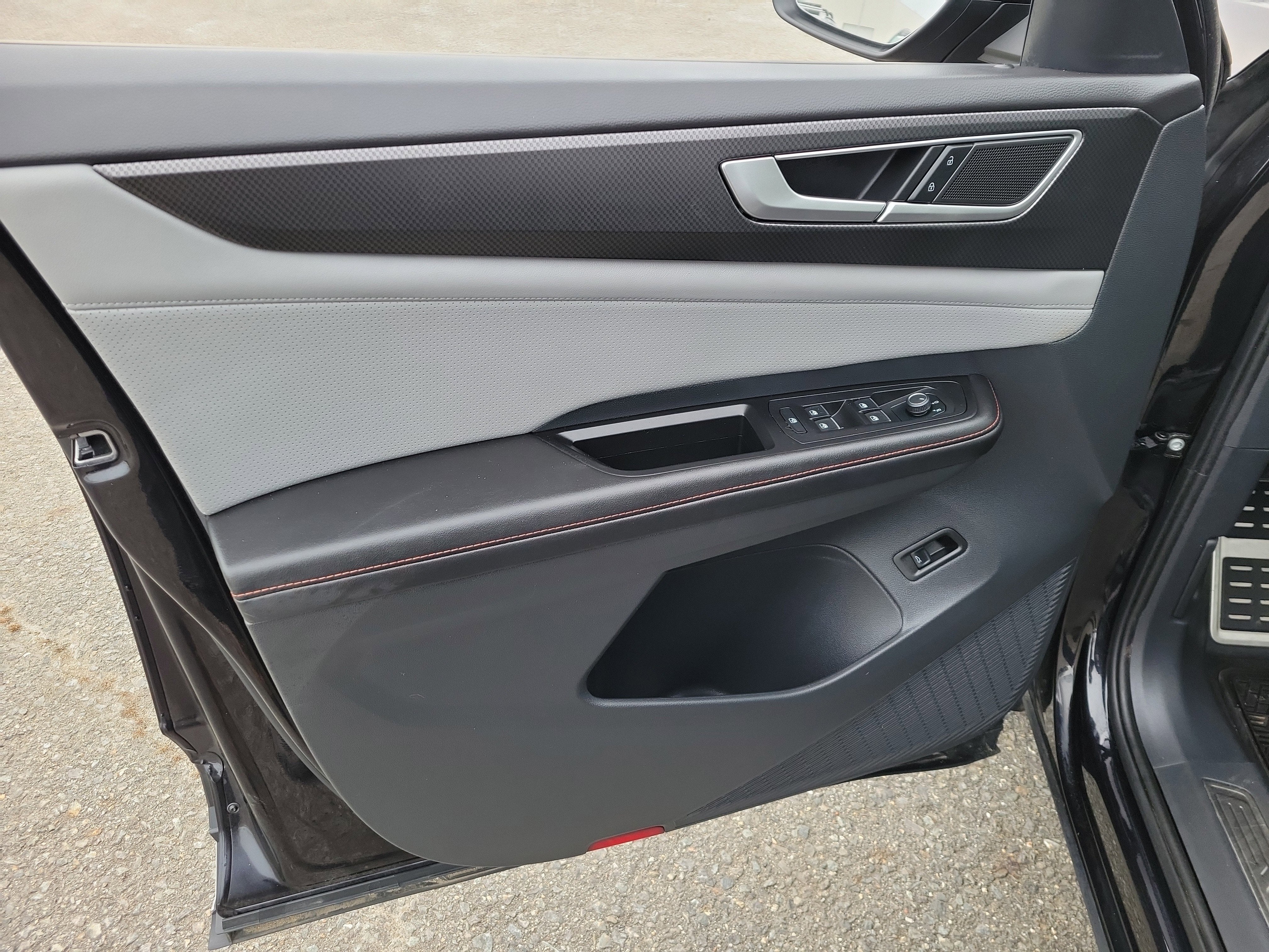 2024 Volkswagen Atlas 2.0T Peak Edition SEL