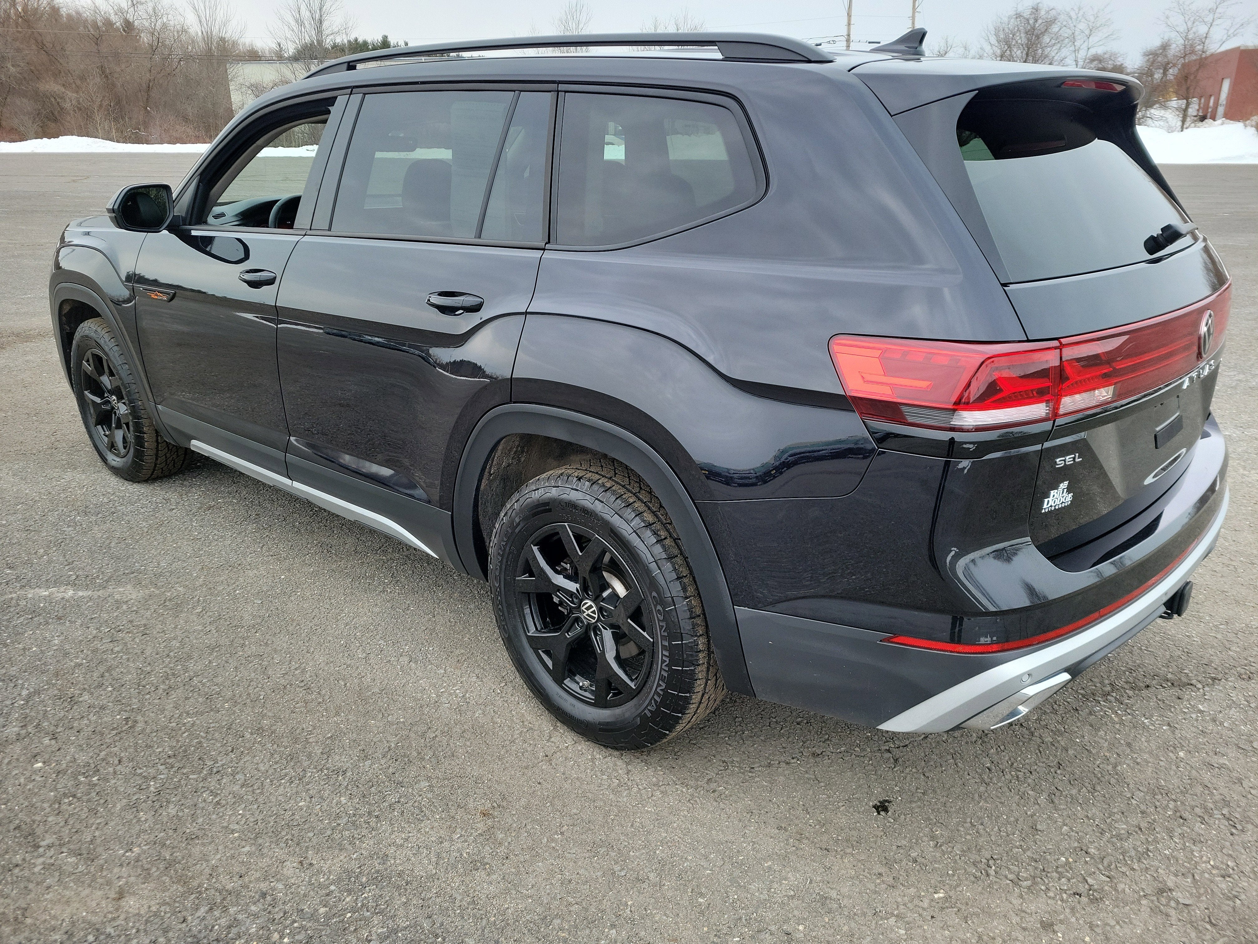 2024 Volkswagen Atlas 2.0T Peak Edition SEL