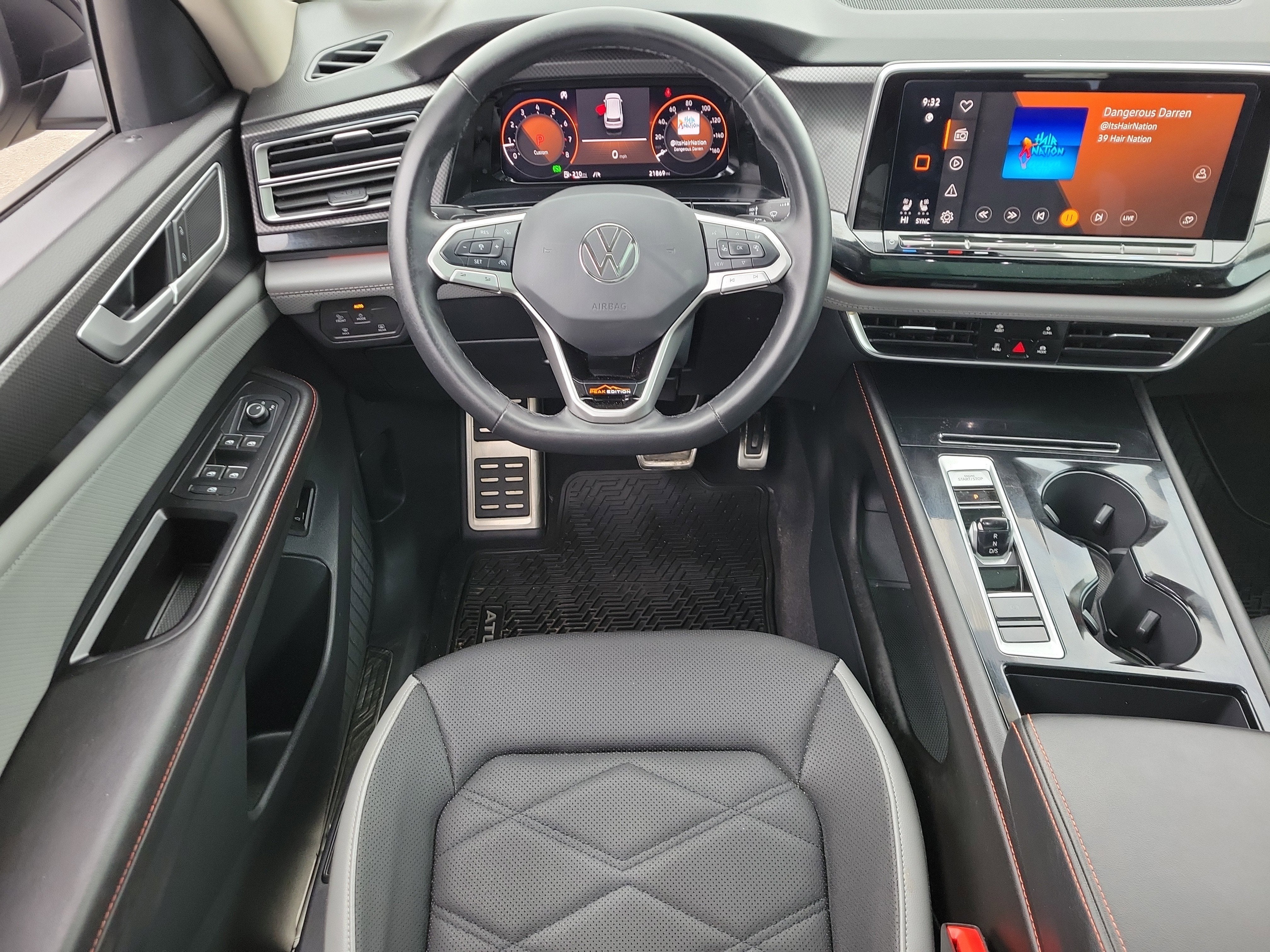 2024 Volkswagen Atlas 2.0T Peak Edition SEL