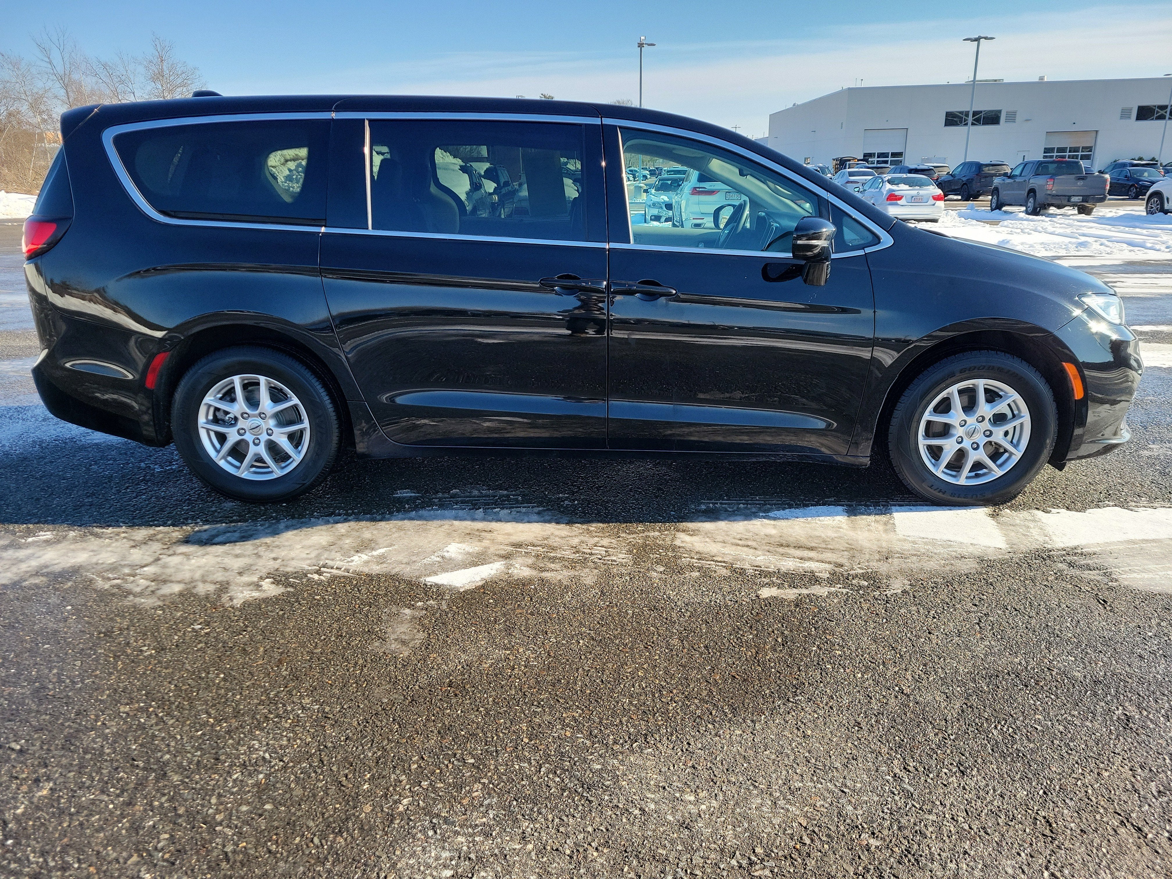 2024 Chrysler Pacifica Touring L
