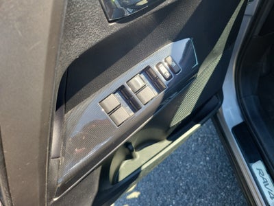 2017 Toyota RAV4 SE