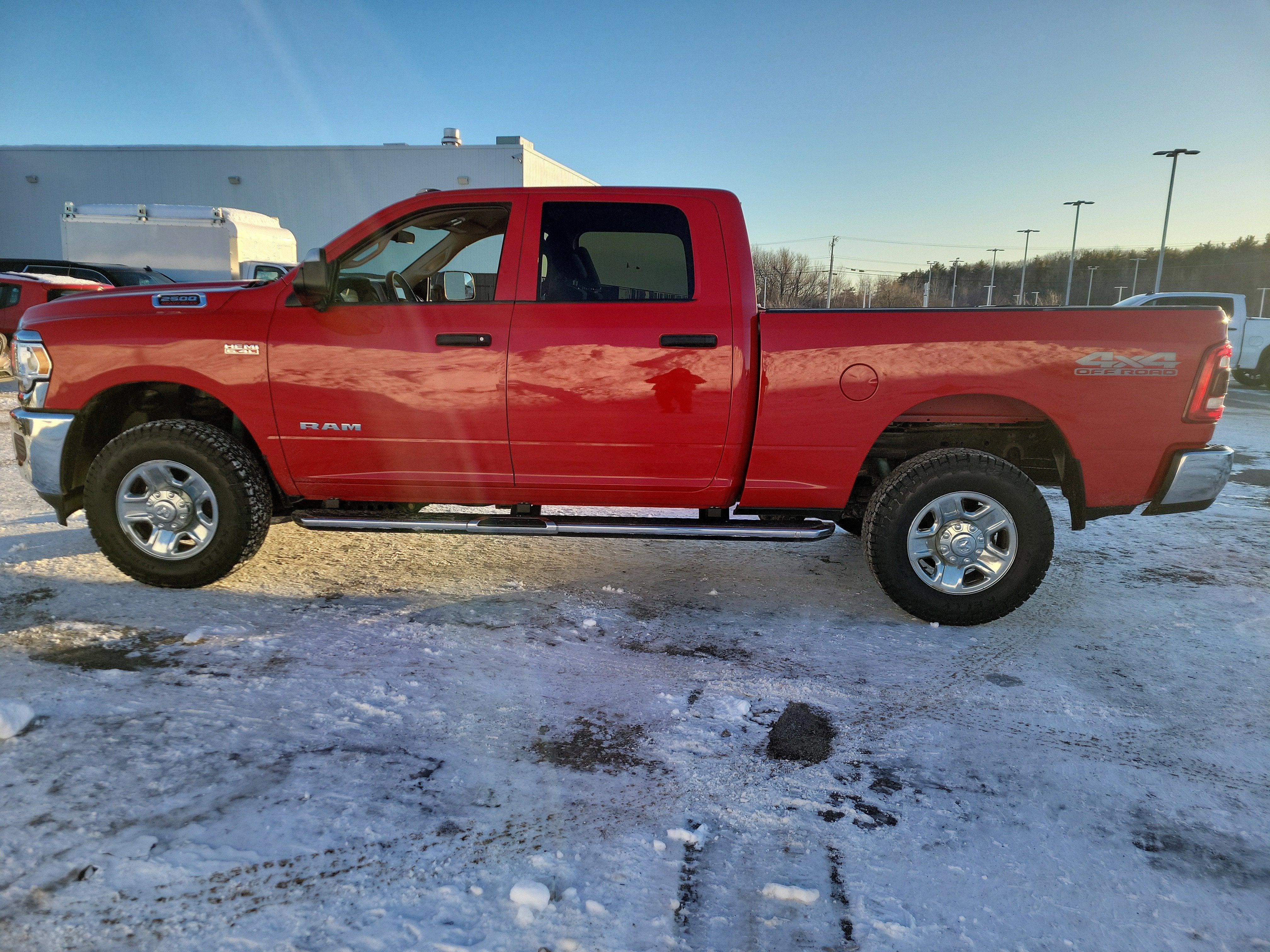 2020 RAM 2500 Tradesman Crew Cab 4X4 6'4" Box