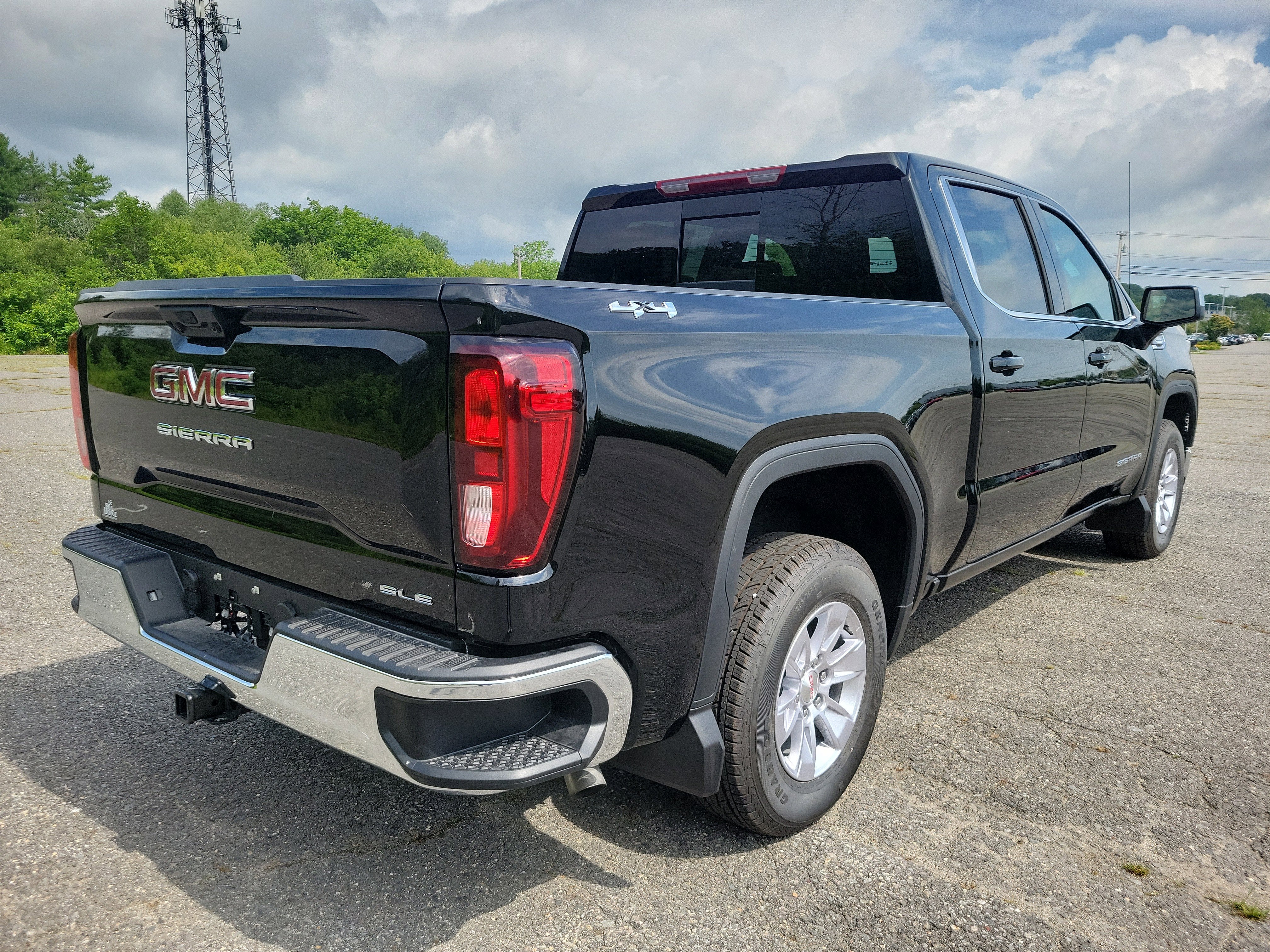 2025 GMC Sierra 1500 SLE