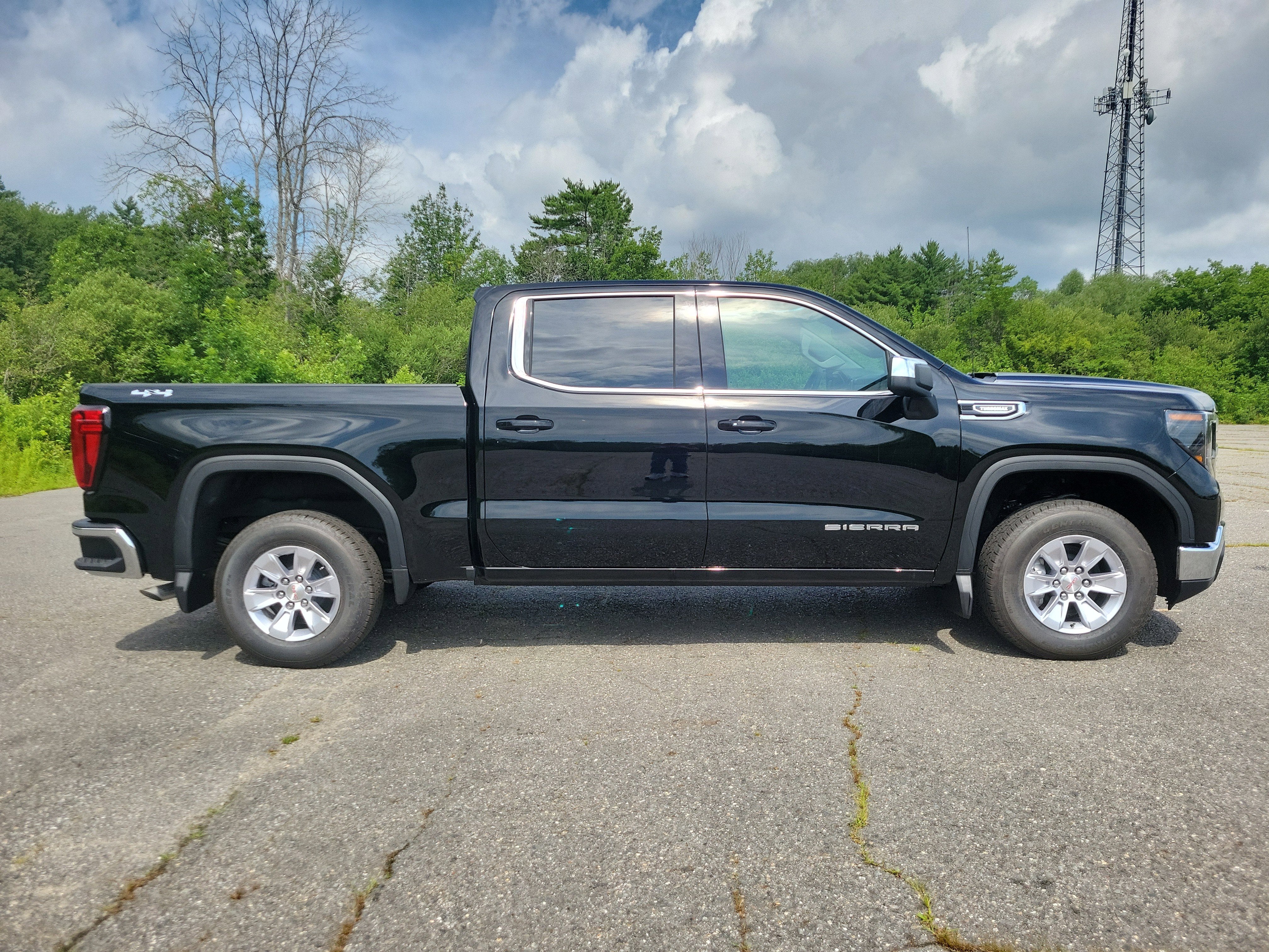 2025 GMC Sierra 1500 SLE