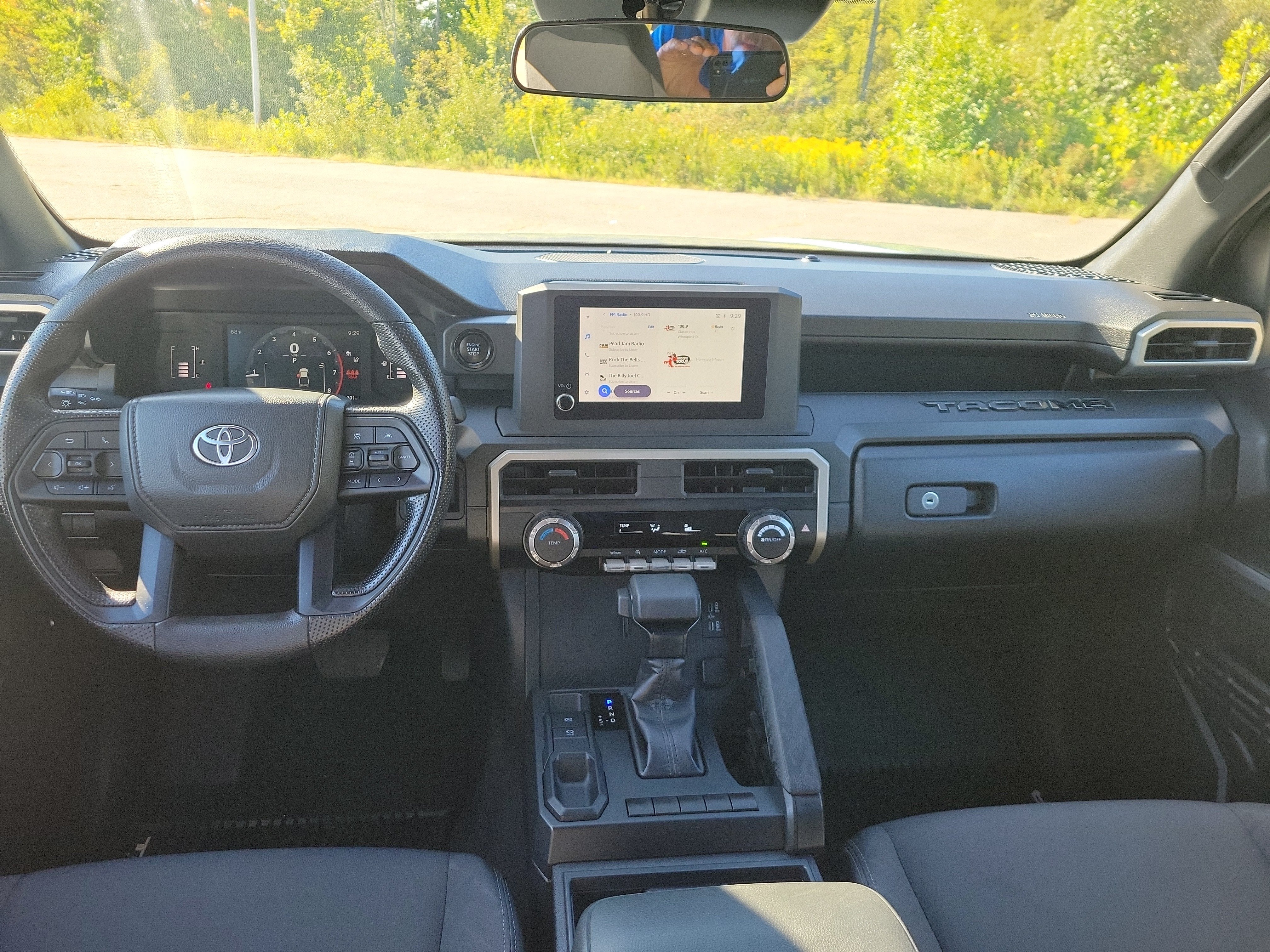 2025 Toyota Tacoma SR