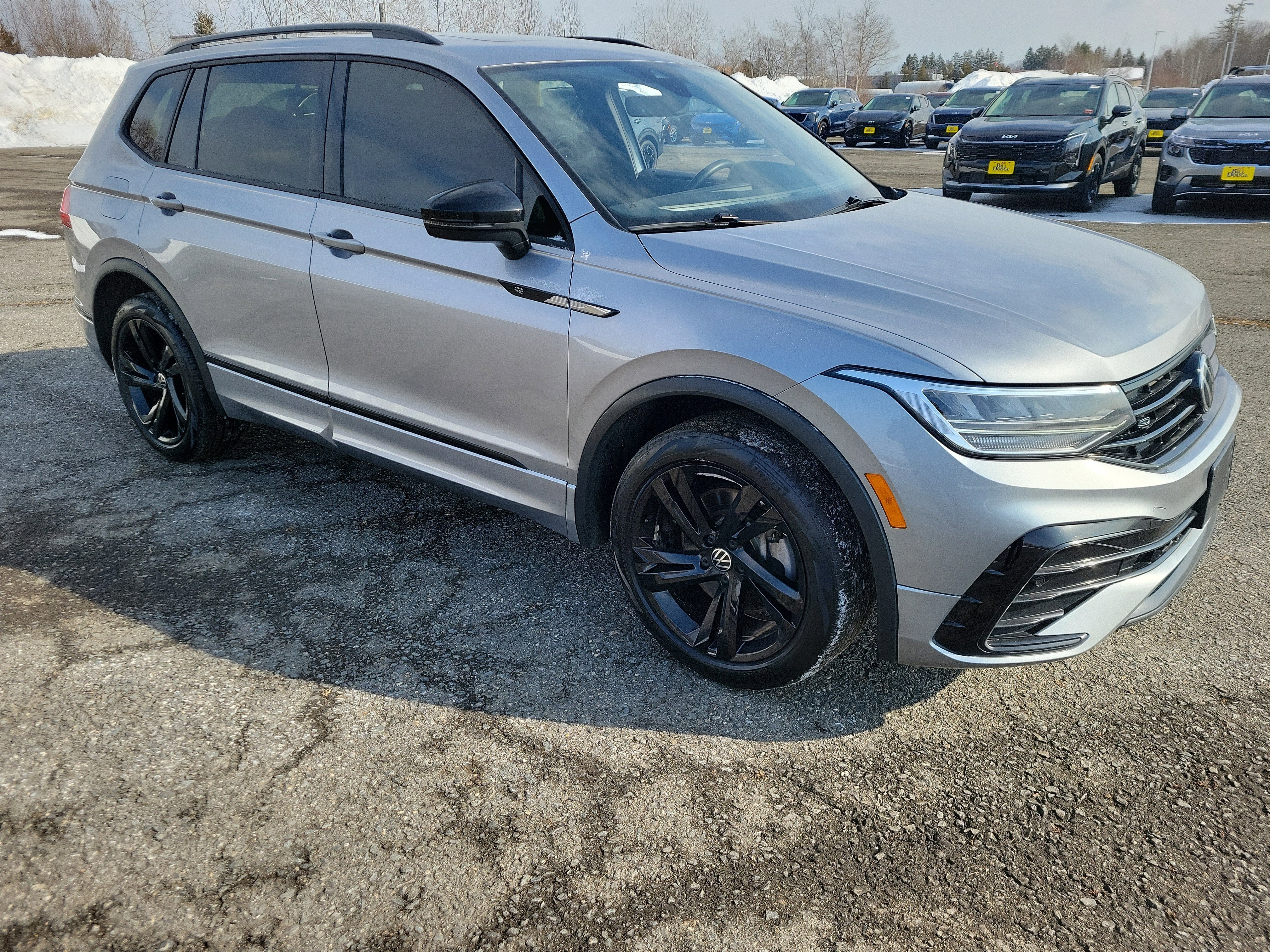 2023 Volkswagen Tiguan 2.0T SE R-Line Black