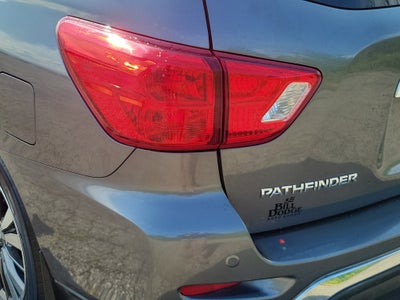 2018 Nissan Pathfinder SL