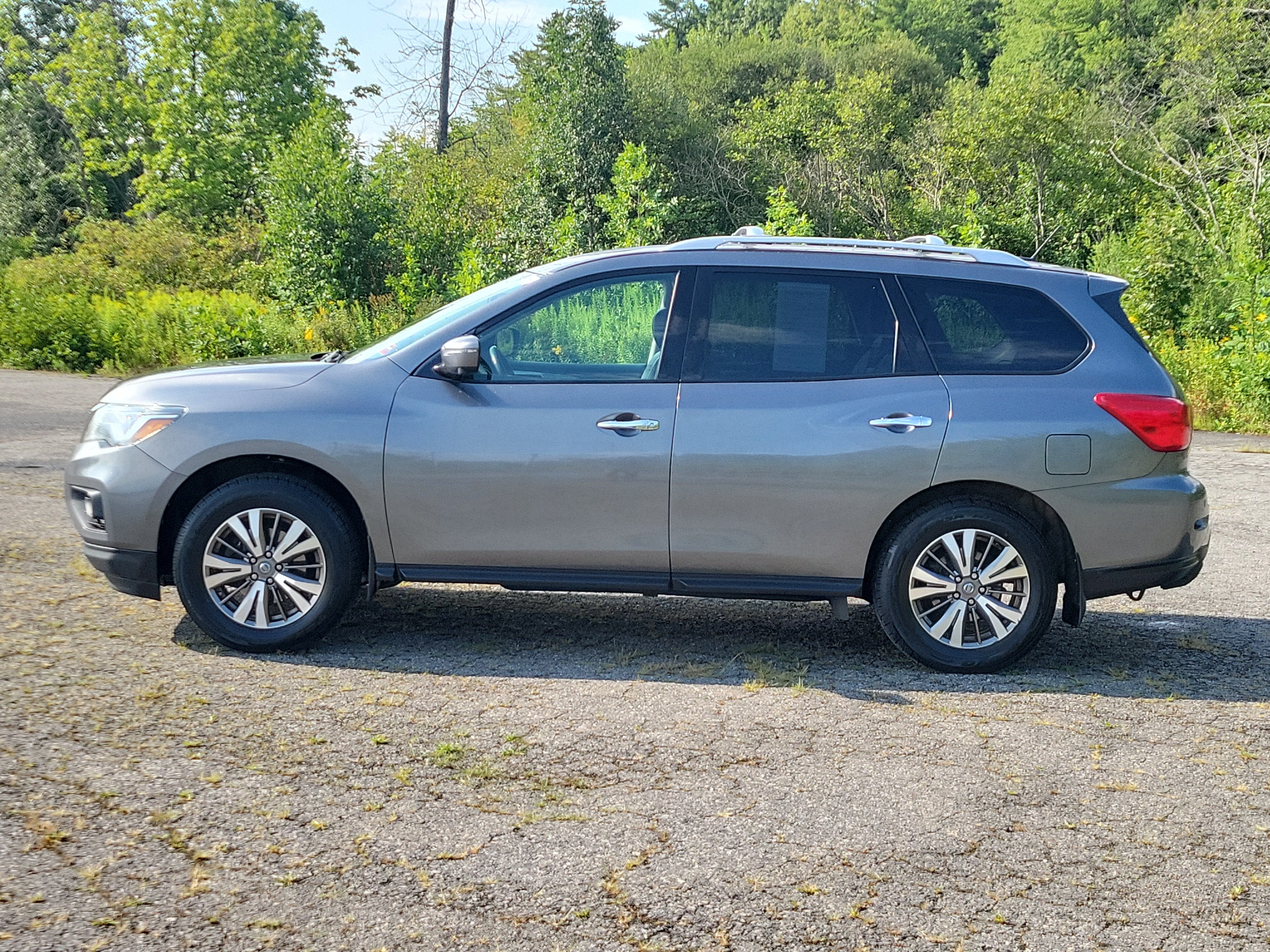 2018 Nissan Pathfinder SL