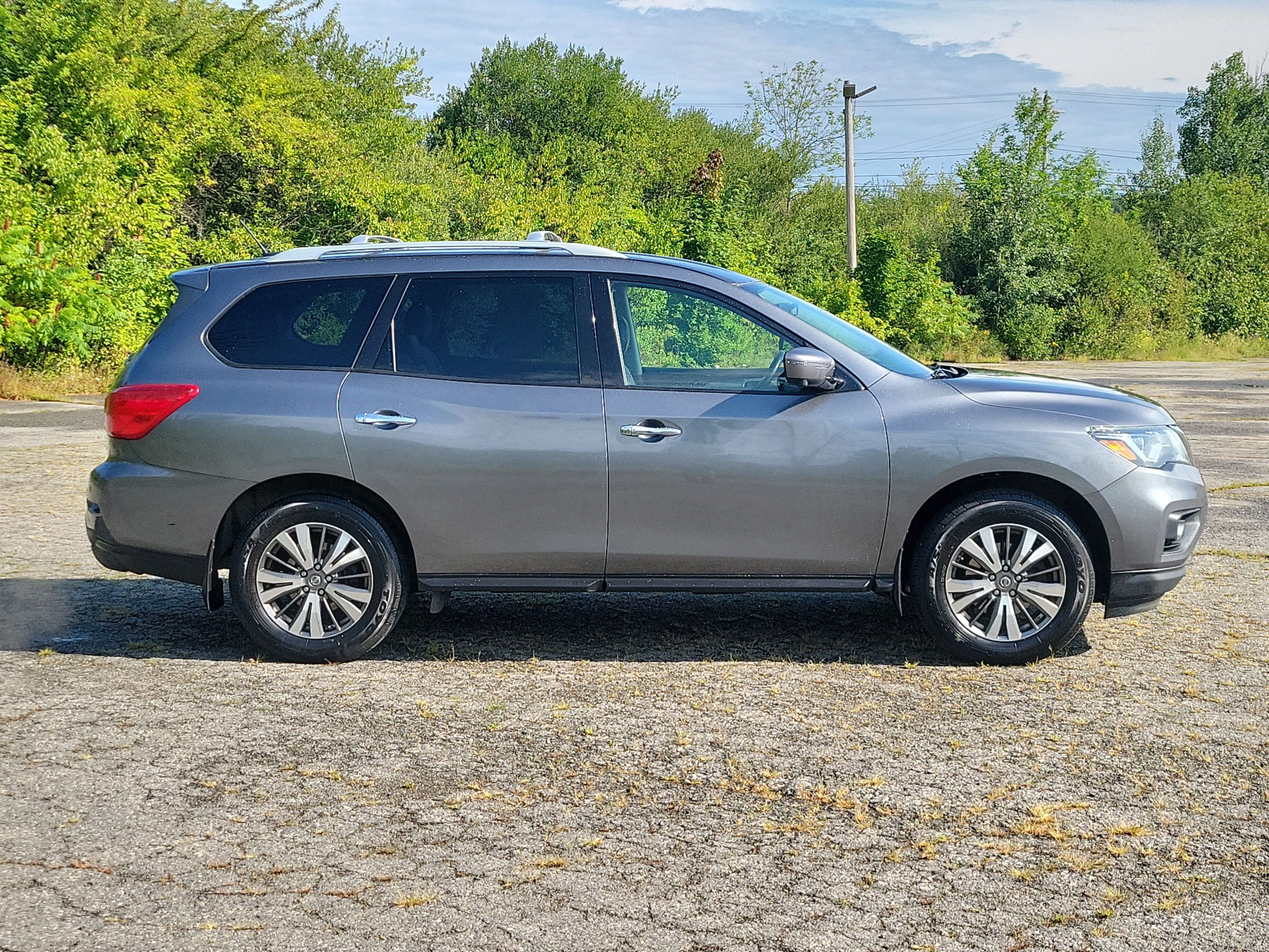 2018 Nissan Pathfinder SL