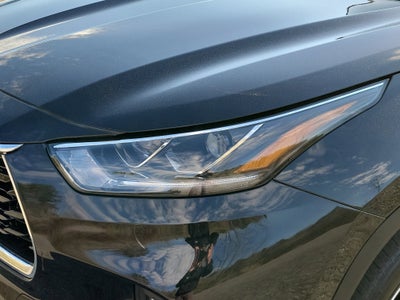 2023 Toyota Highlander Hybrid Platinum