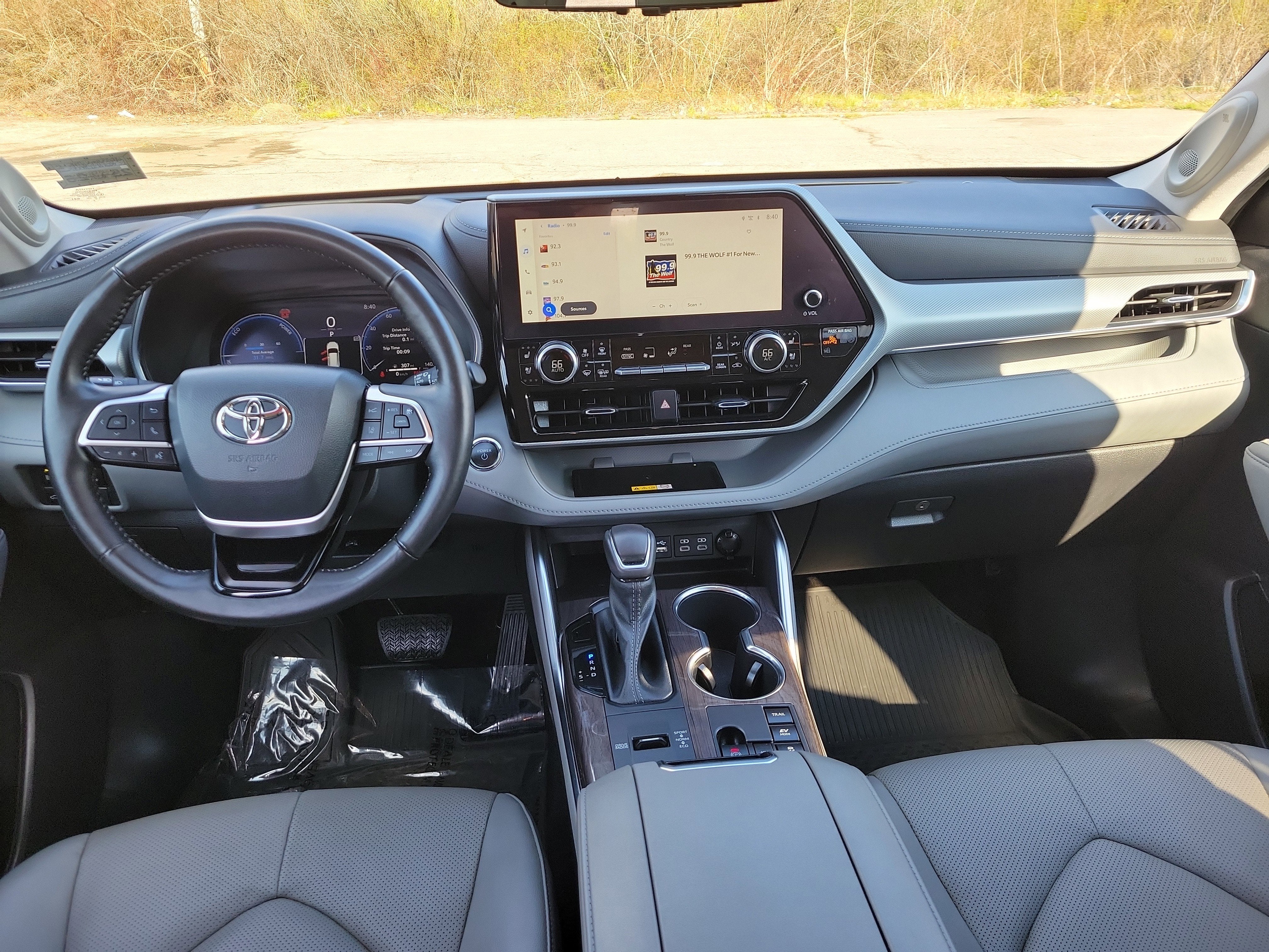 2023 Toyota Highlander Hybrid Platinum