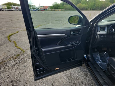 2019 Toyota Highlander SE