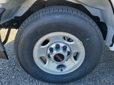 2025 GMC Savana Cutaway 3500 1WT