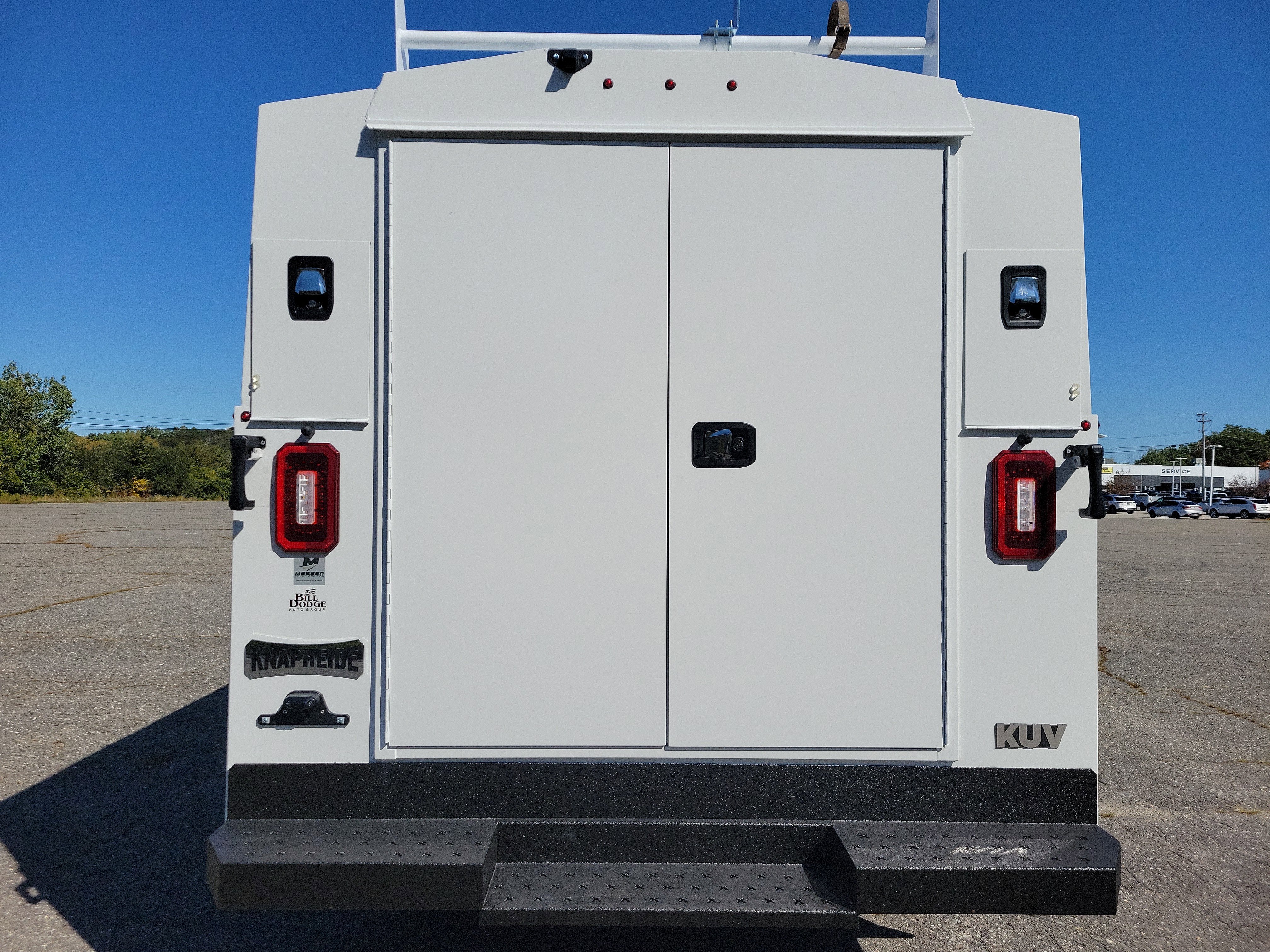 2025 GMC Savana Cutaway 3500 1WT